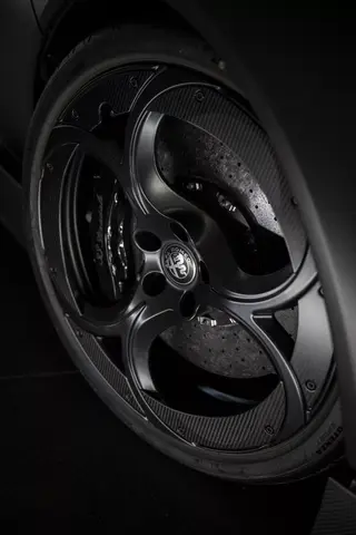 Alfa Romeo 33 Stradale Perla Nera