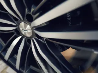 Aston Martin DBX GT