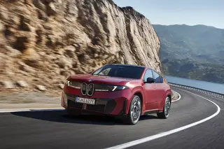 BMW iX4