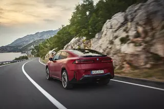 BMW iX4