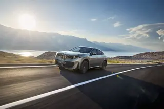 BMW iX4
