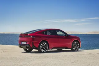 BMW iX4