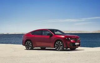 BMW iX4