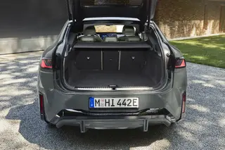 BMW iX4