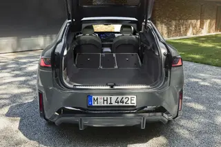 BMW iX4