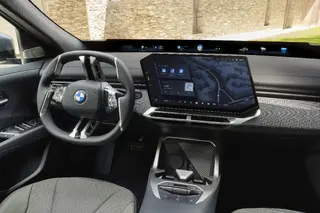 BMW iX4