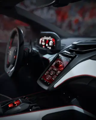 Lamborghini Revuelto SV