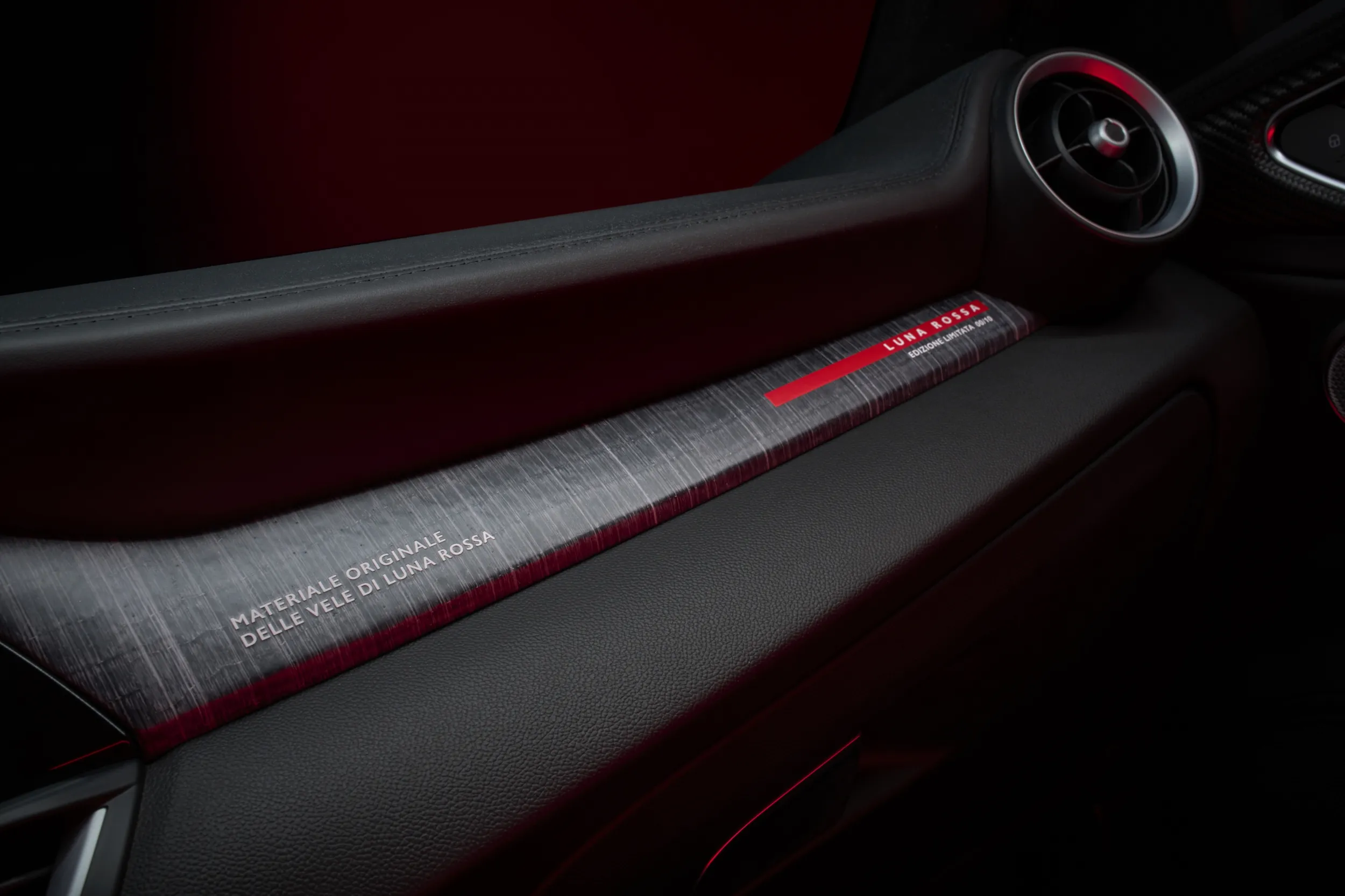 Alfa Romeo Giulia Quadrifoglio Luna Rossa