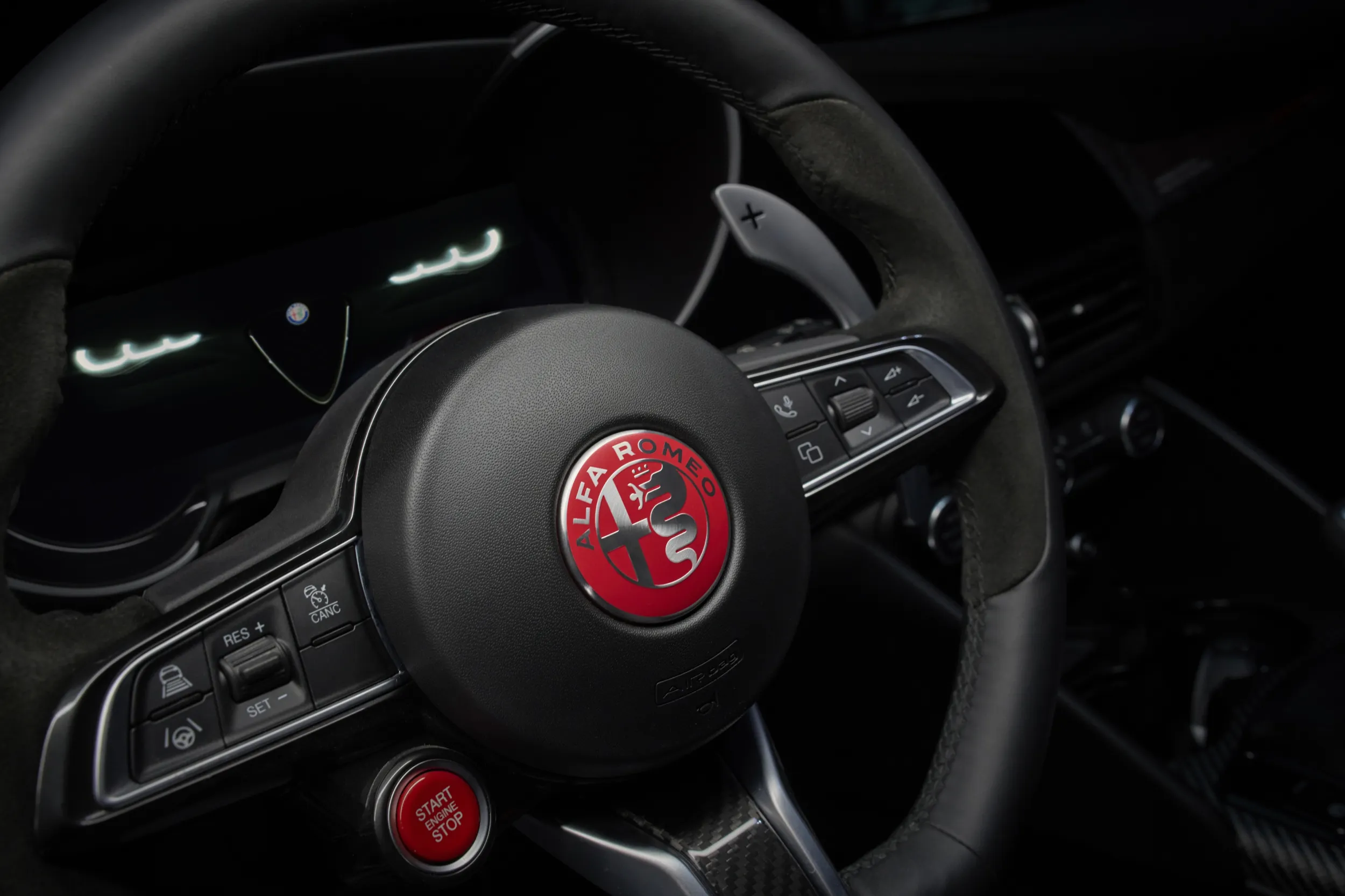 Alfa Romeo Giulia Quadrifoglio Luna Rossa
