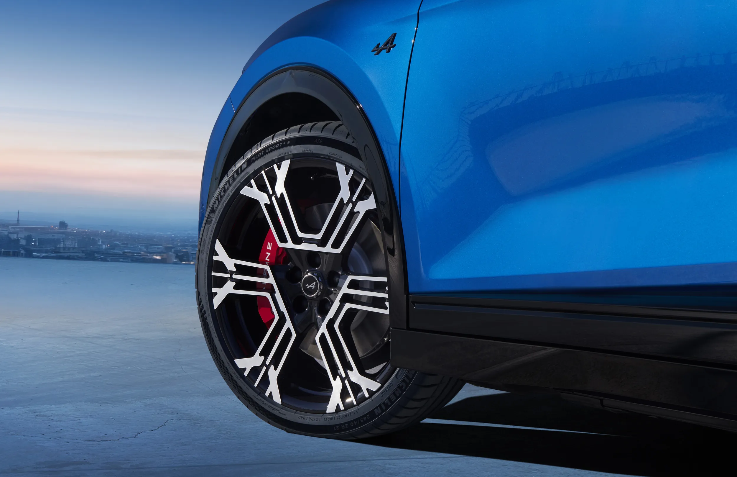 Alpine A390
