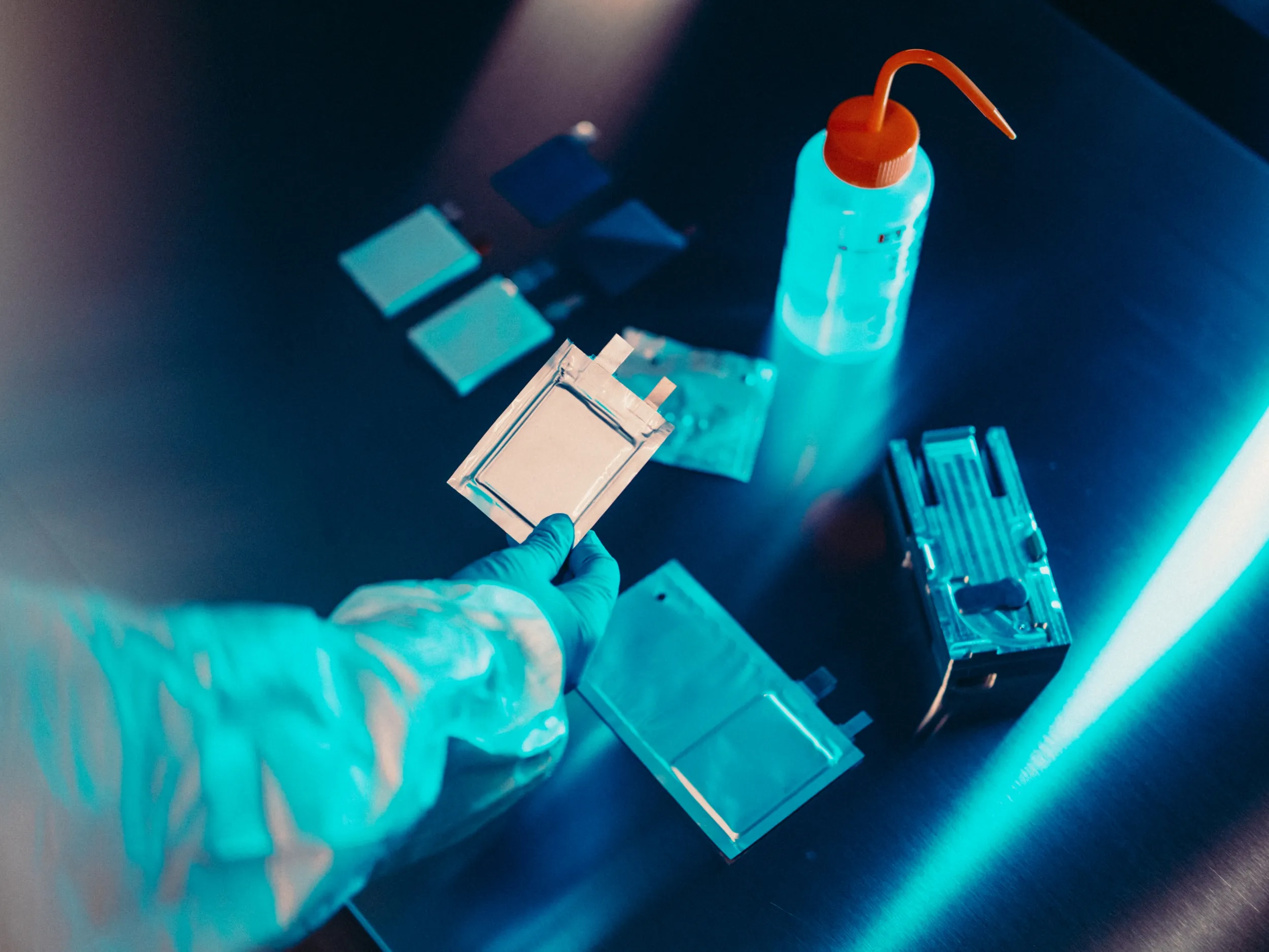 Ampere look ahead to the future of batteries: a new laboratory to anticipate technological breakthroughs