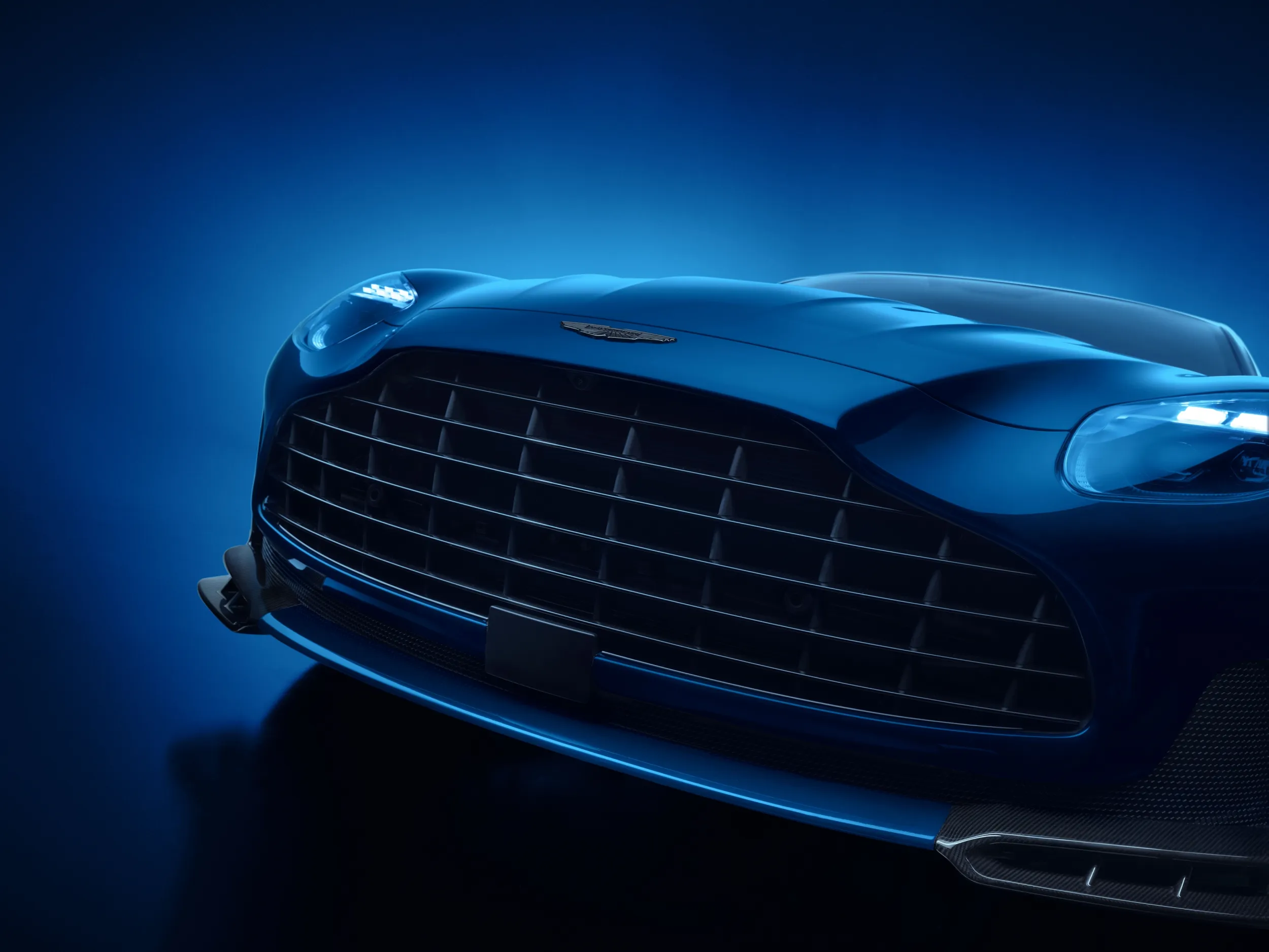 Aston Martin DB12 S