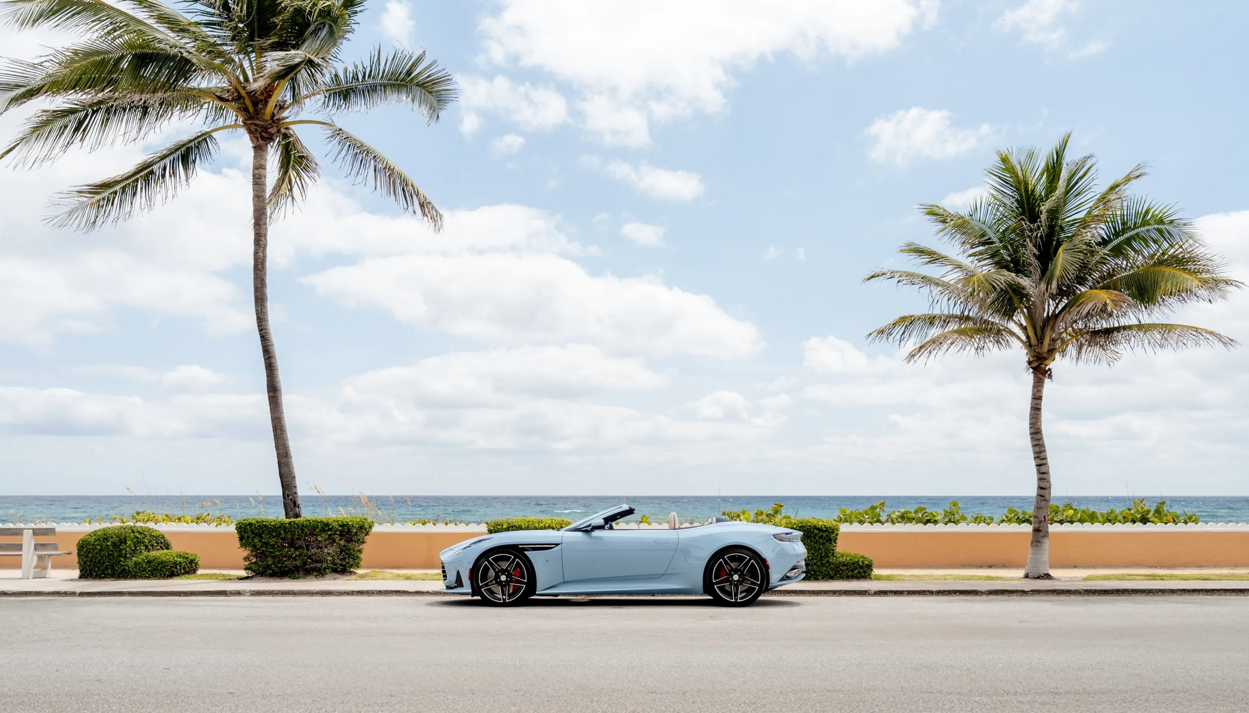 Aston Martin DB12 Volante Palm Beach Edition