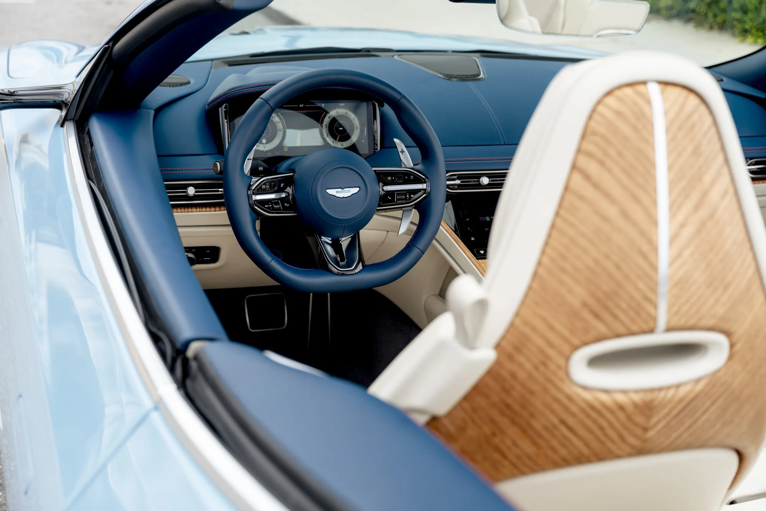 Aston Martin DB12 Volante Palm Beach Edition