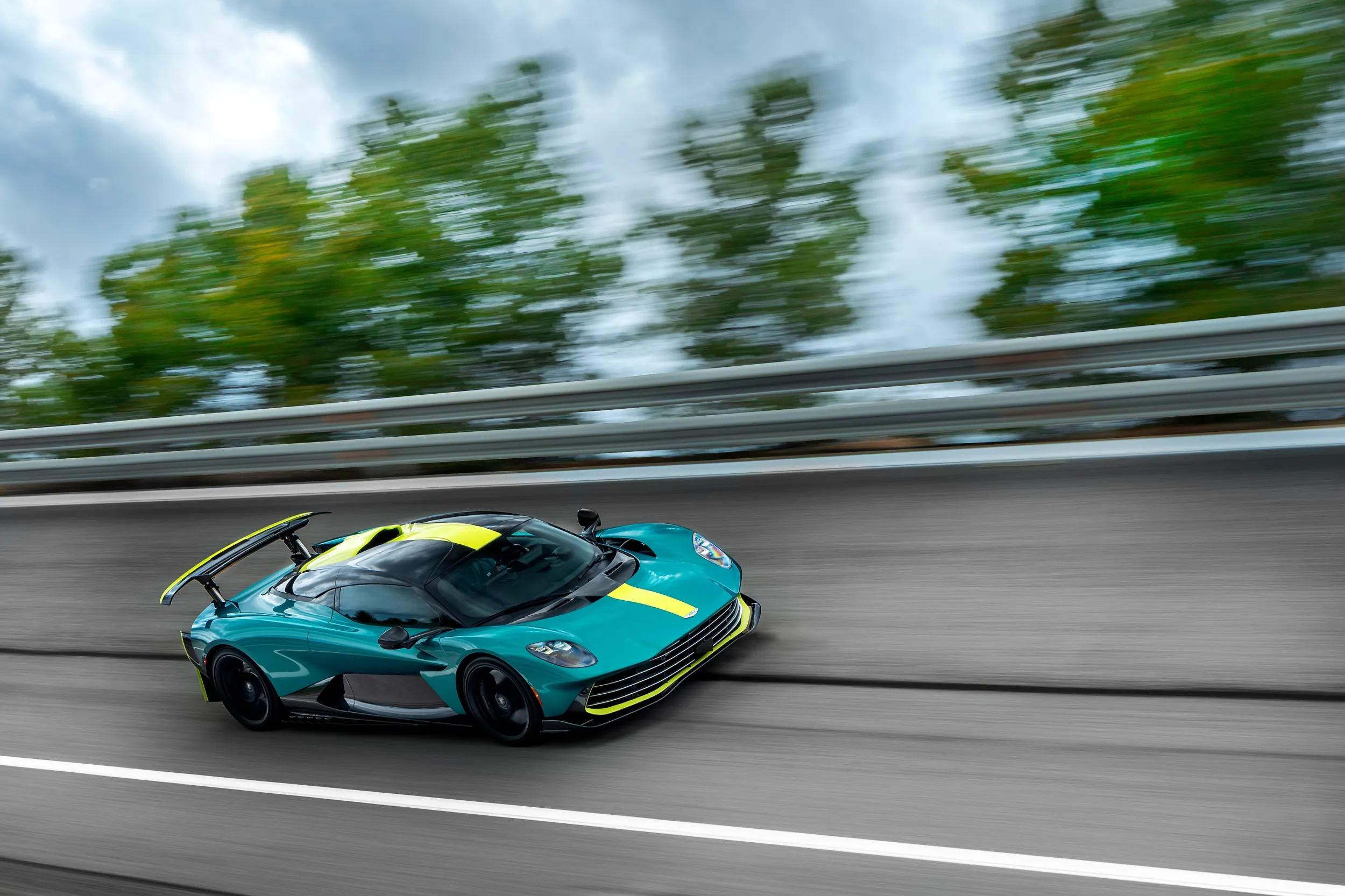 Aston Martin Valhalla