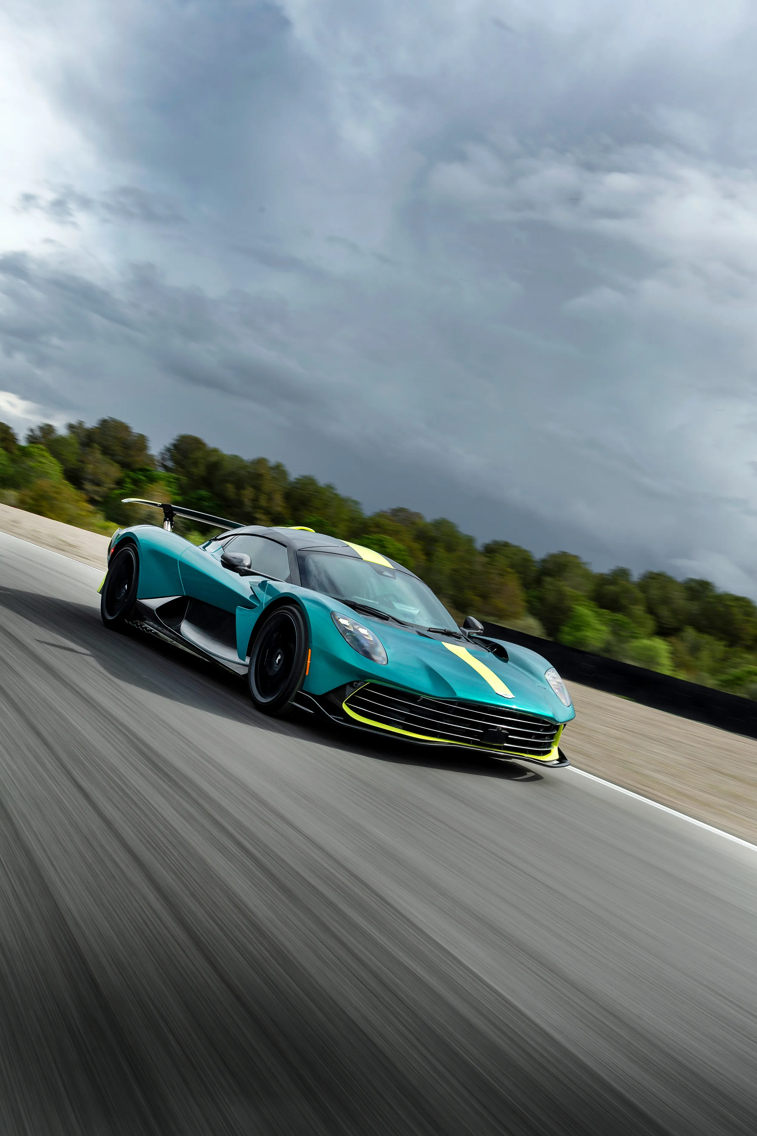 Aston Martin Valhalla