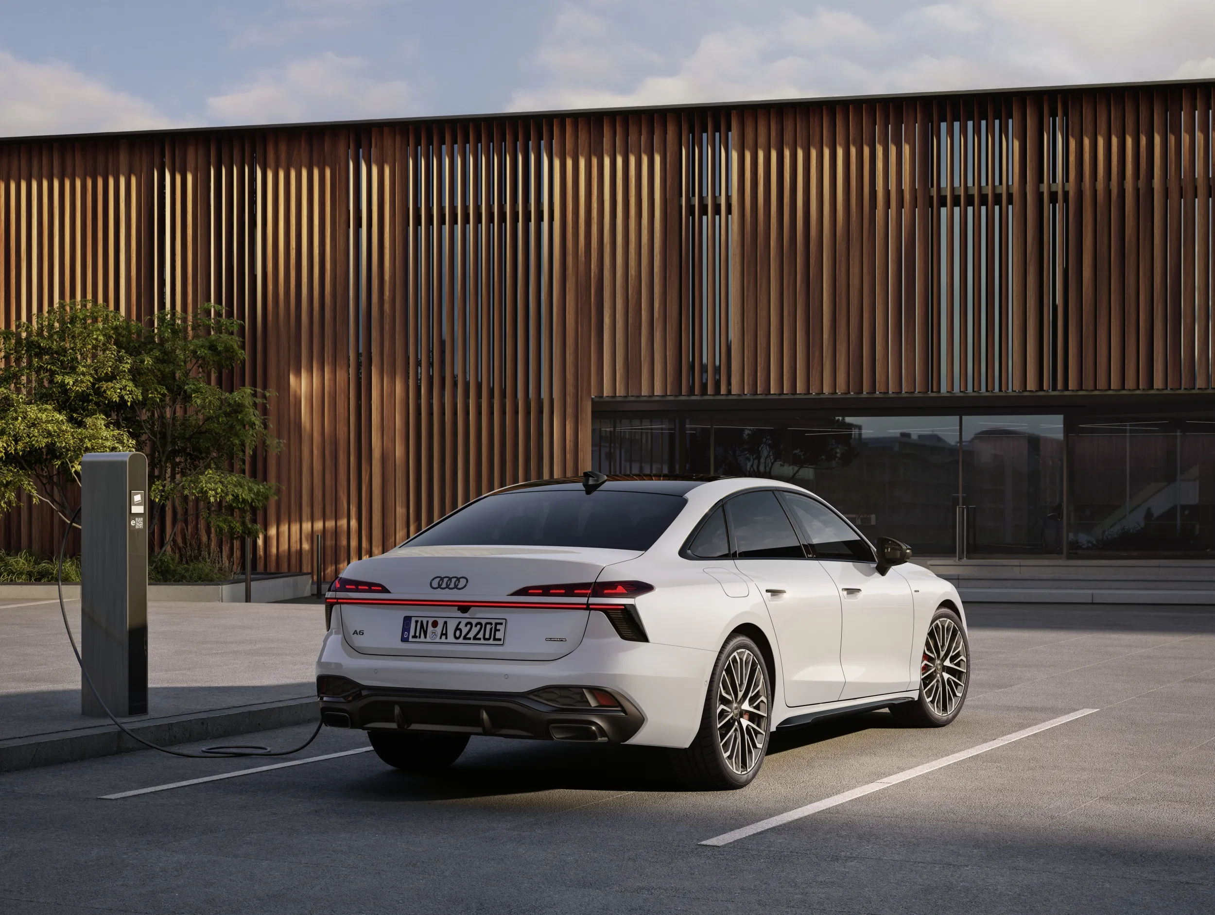 Audi A6 Sedan e-hybrid quattro