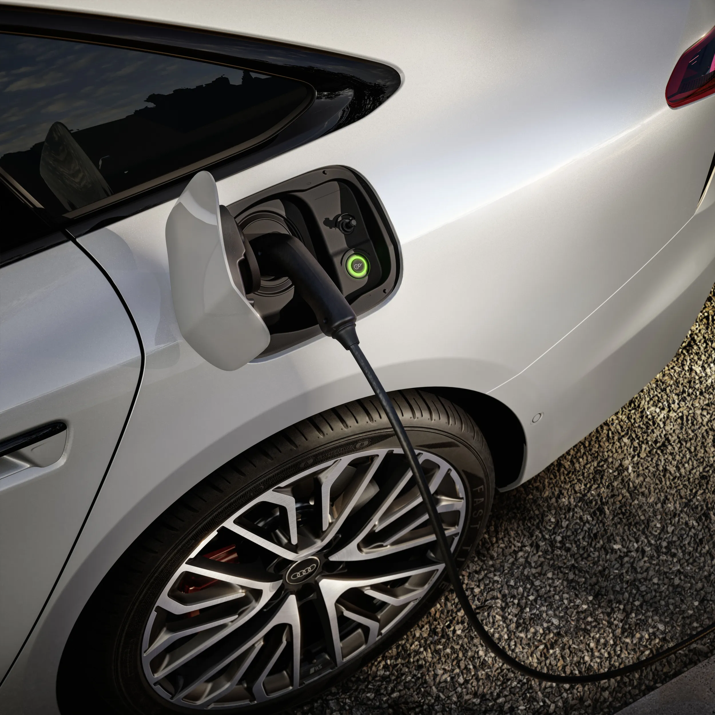 Audi A6 Sedan e-hybrid quattro