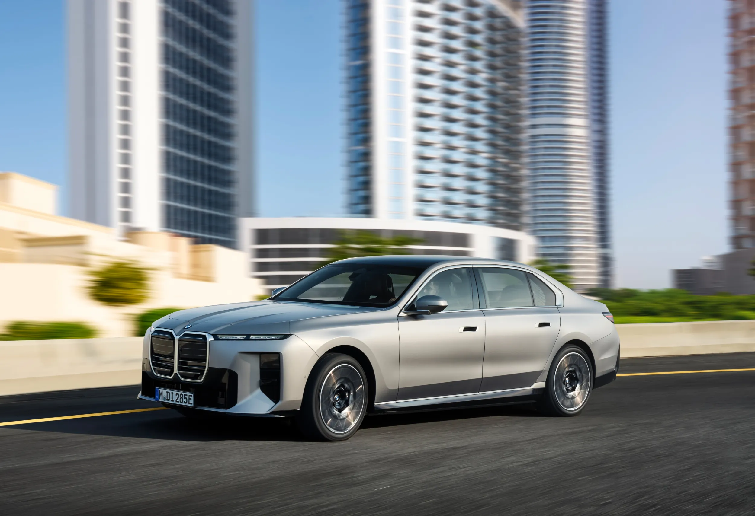BMW i7