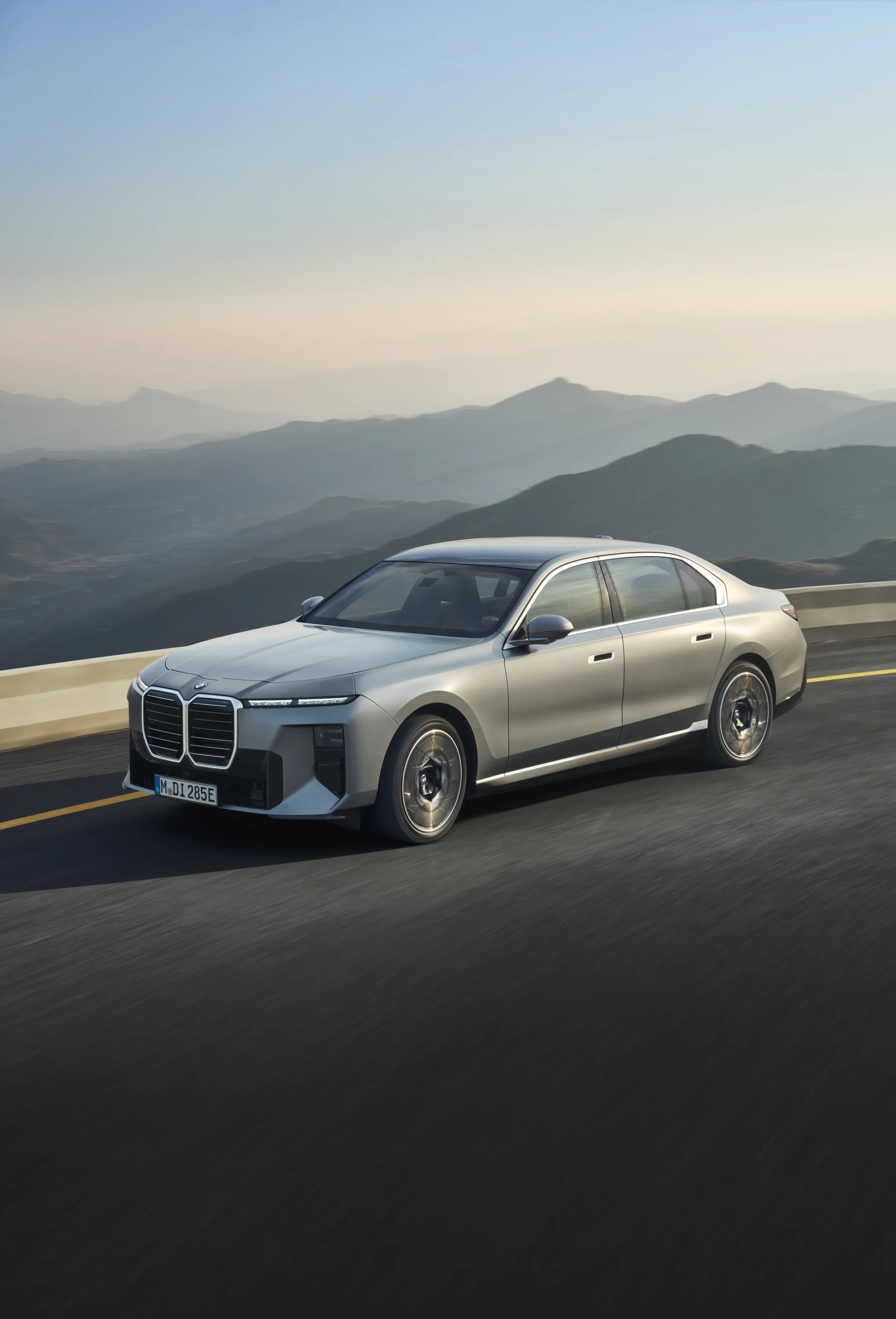 BMW i7