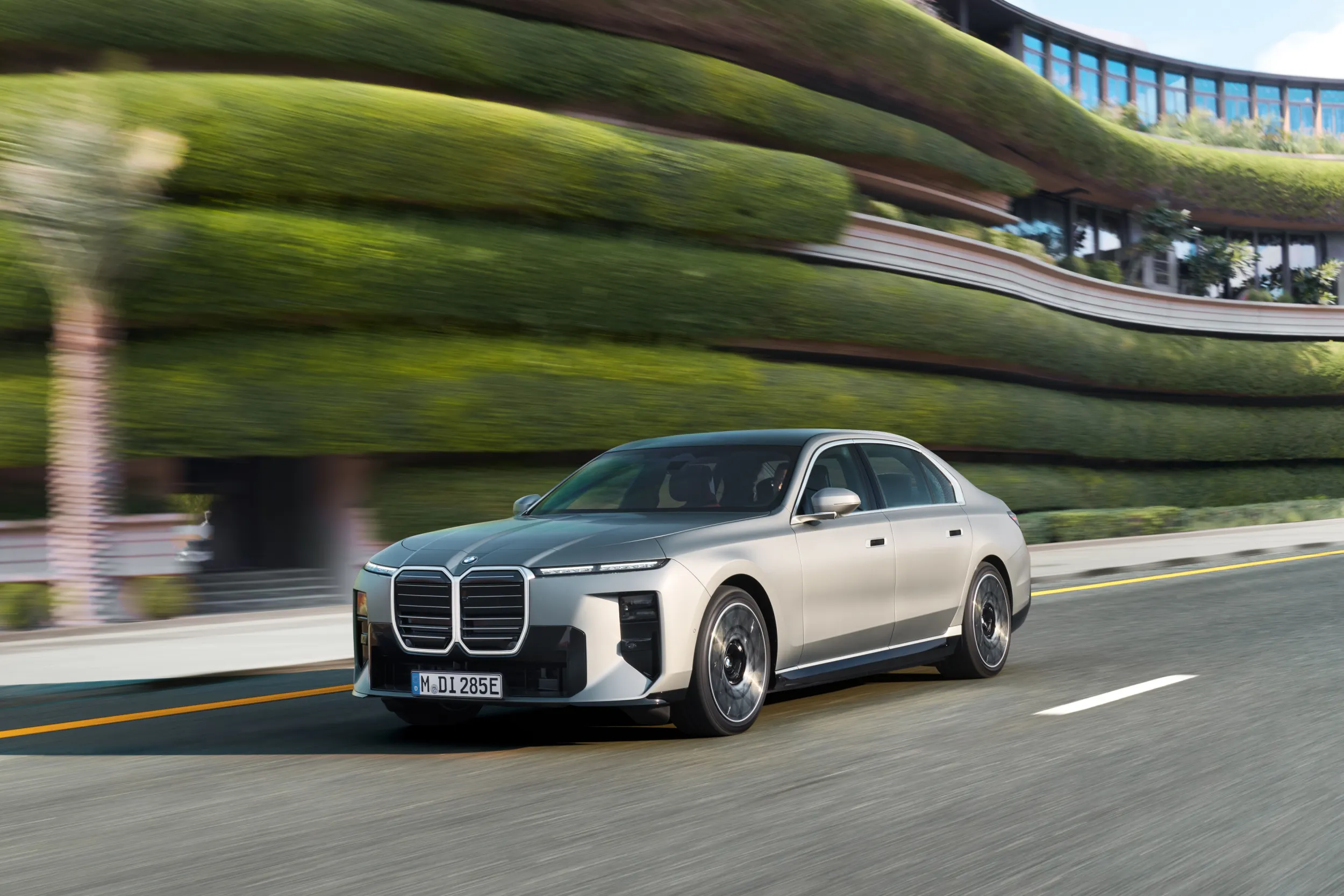 BMW i7