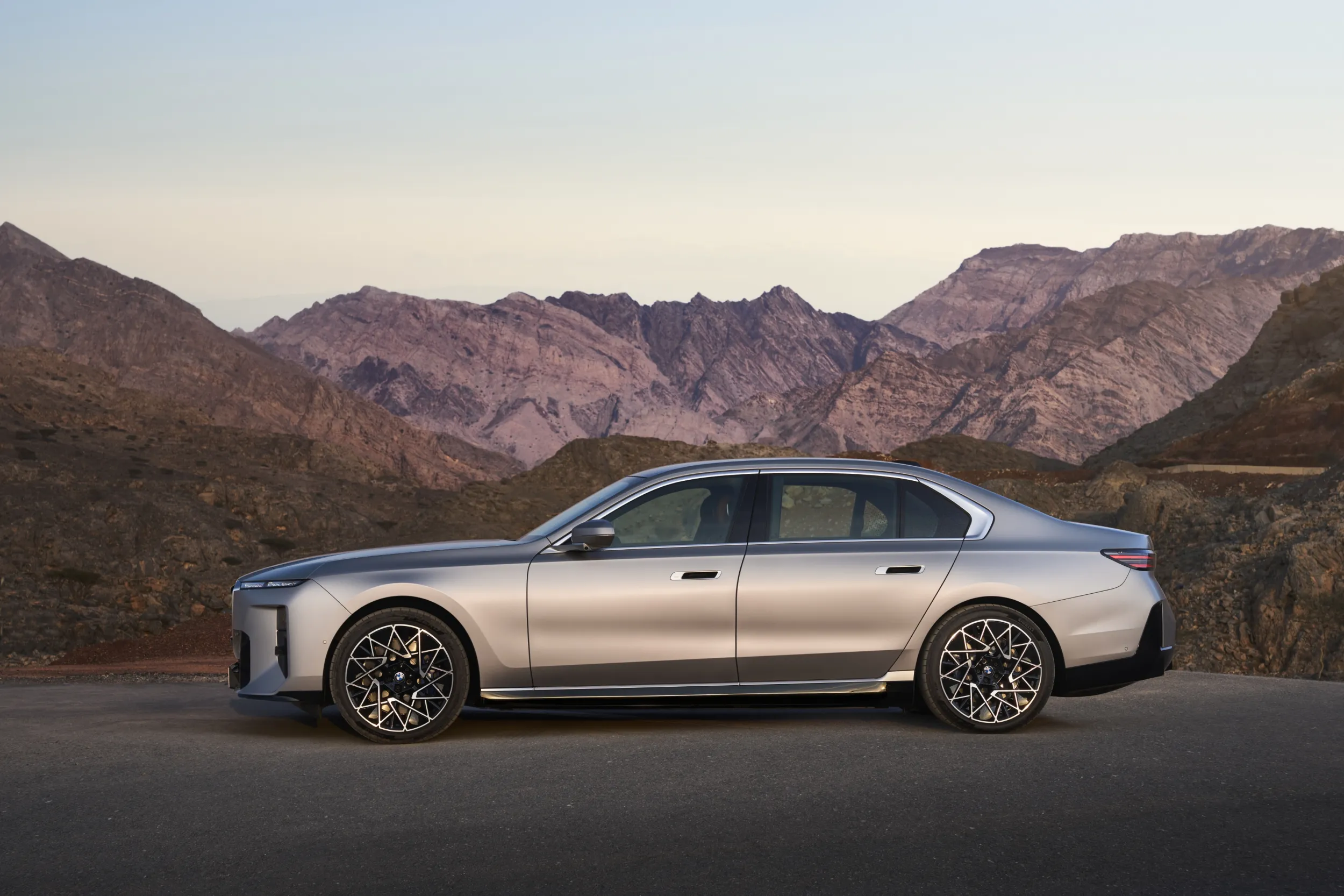 BMW i7