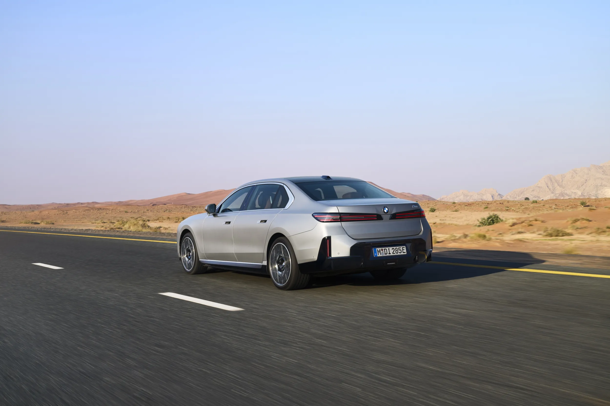 BMW i7