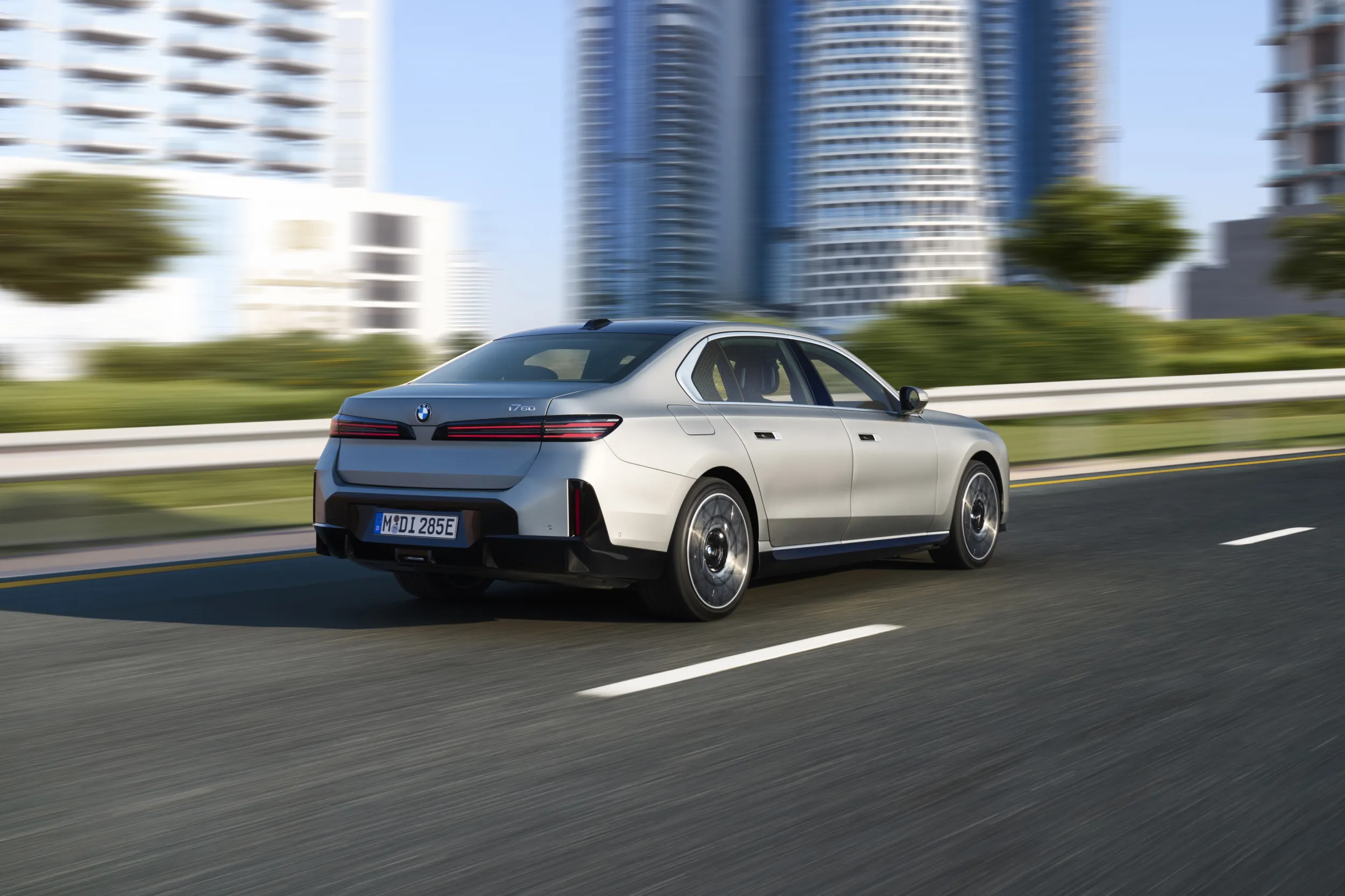 BMW i7
