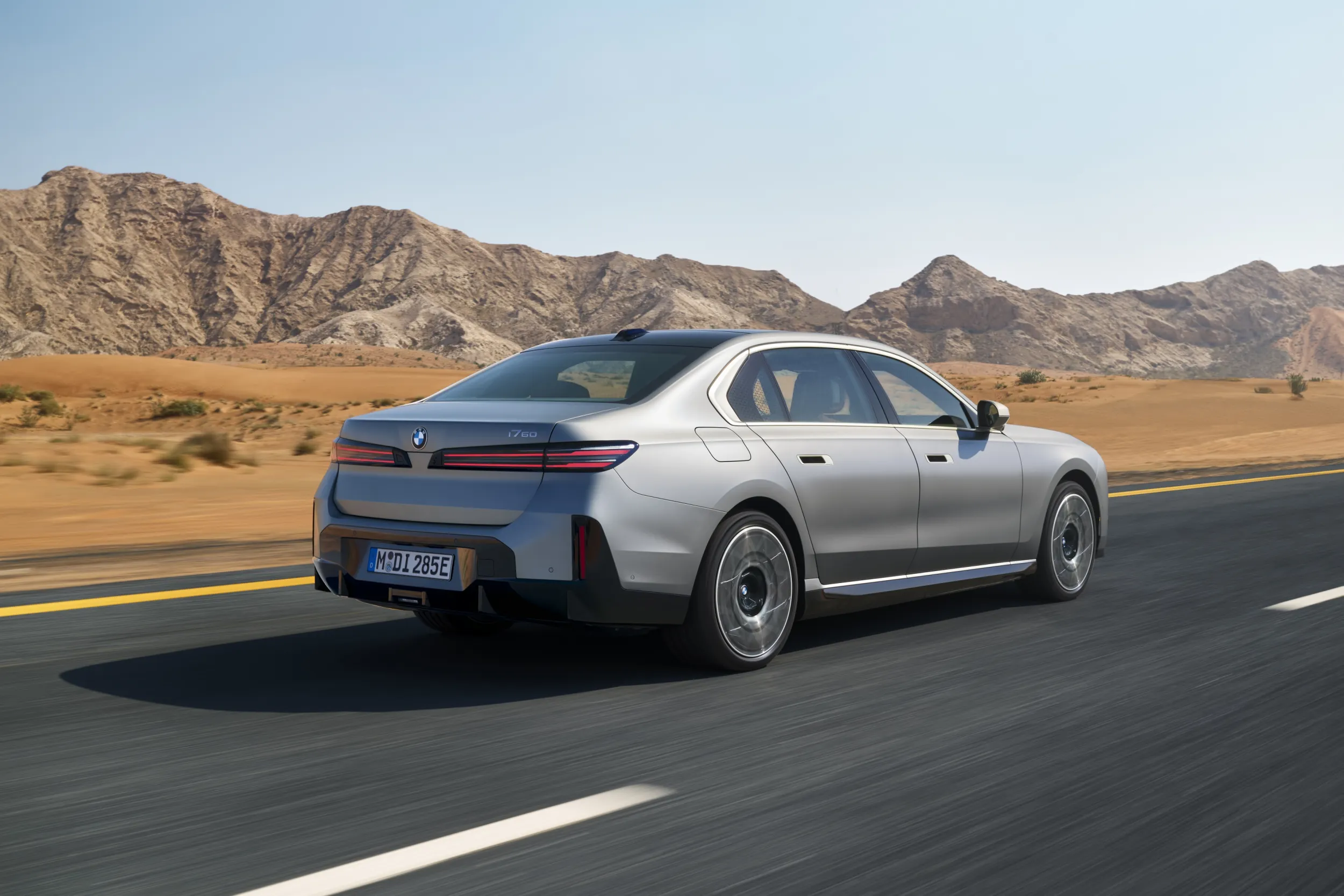 BMW i7