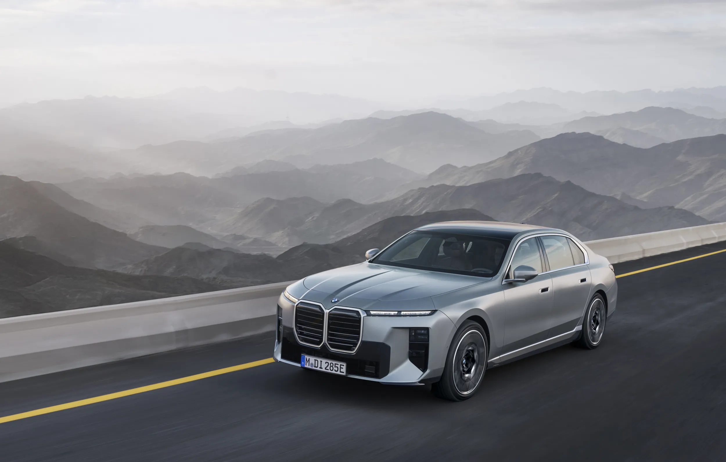BMW i7