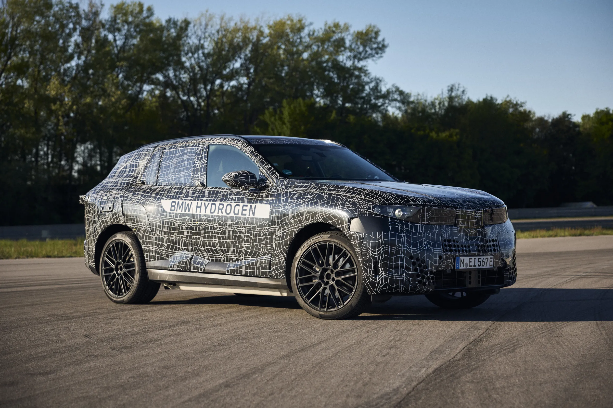 BMW iX5 Hydrogen prototype
