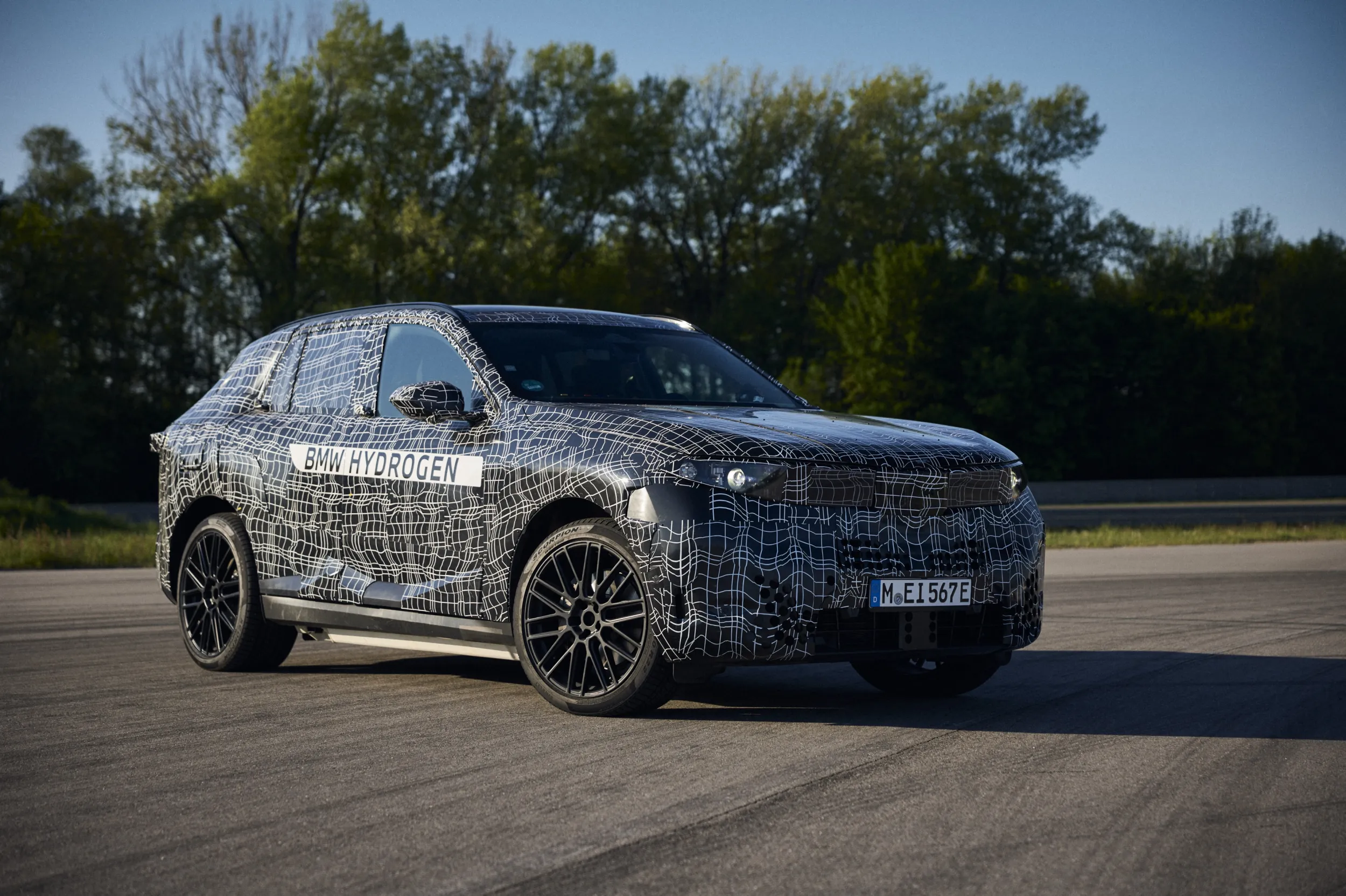 BMW iX5 Hydrogen prototype
