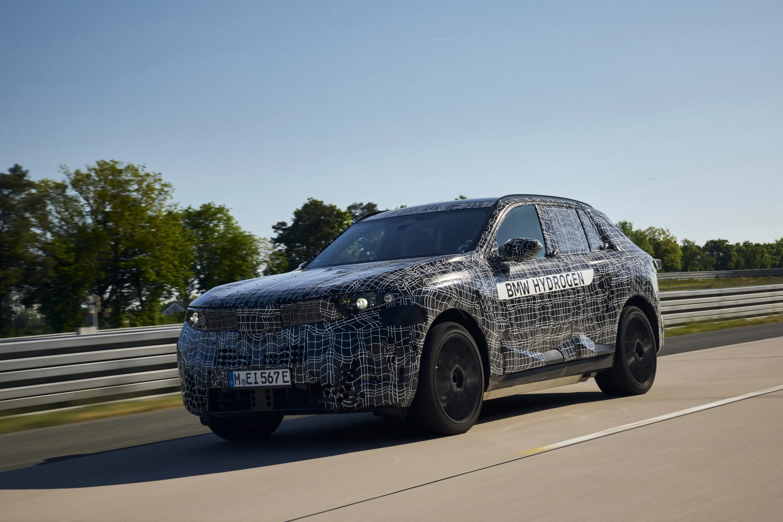 BMW iX5 Hydrogen prototype