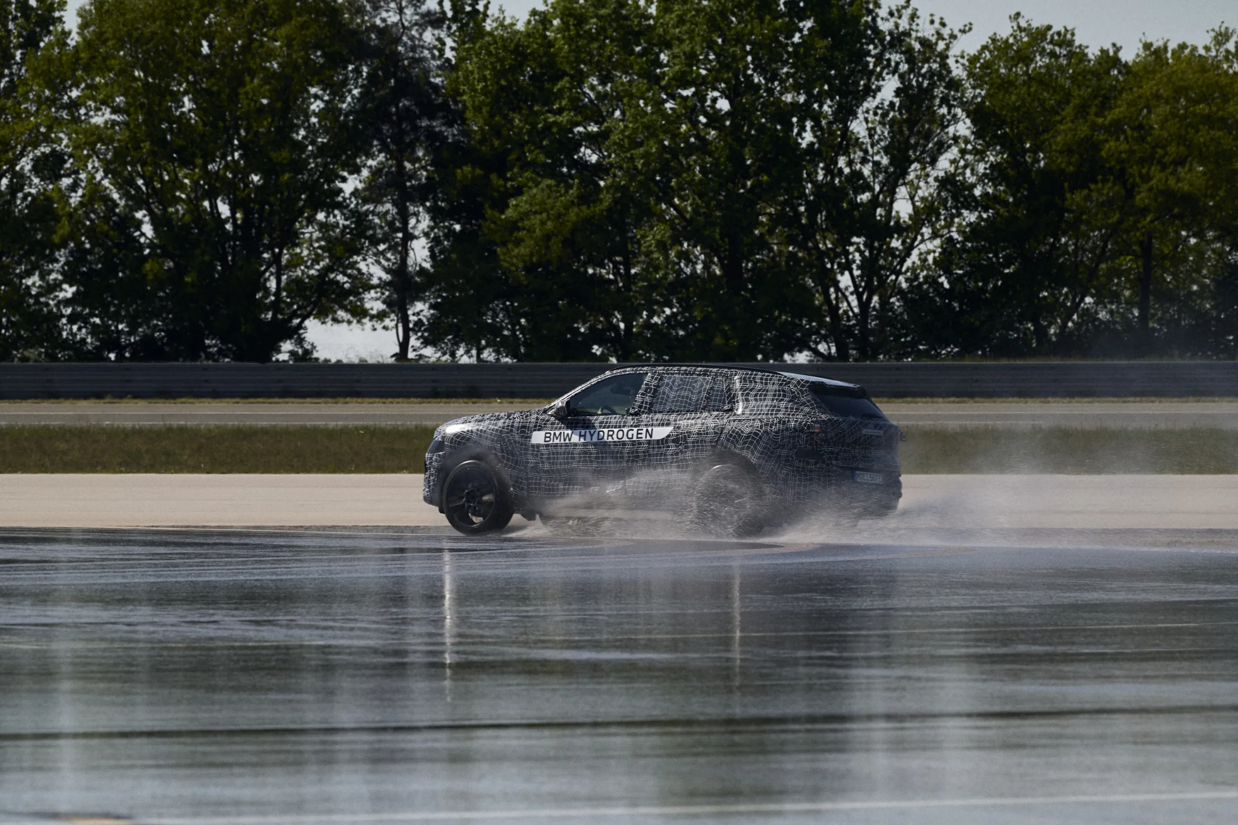 BMW iX5 Hydrogen prototype
