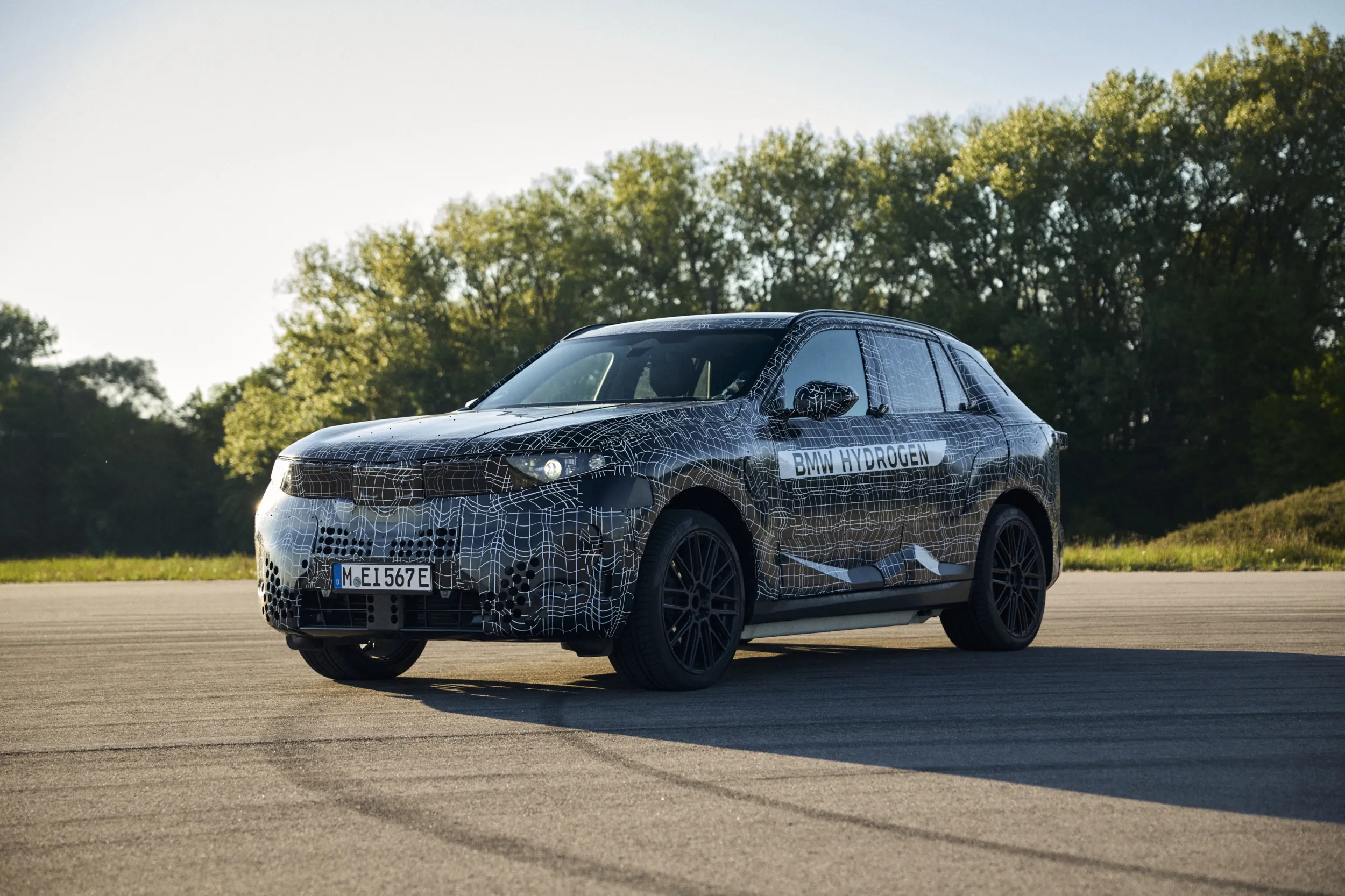 BMW iX5 Hydrogen prototype