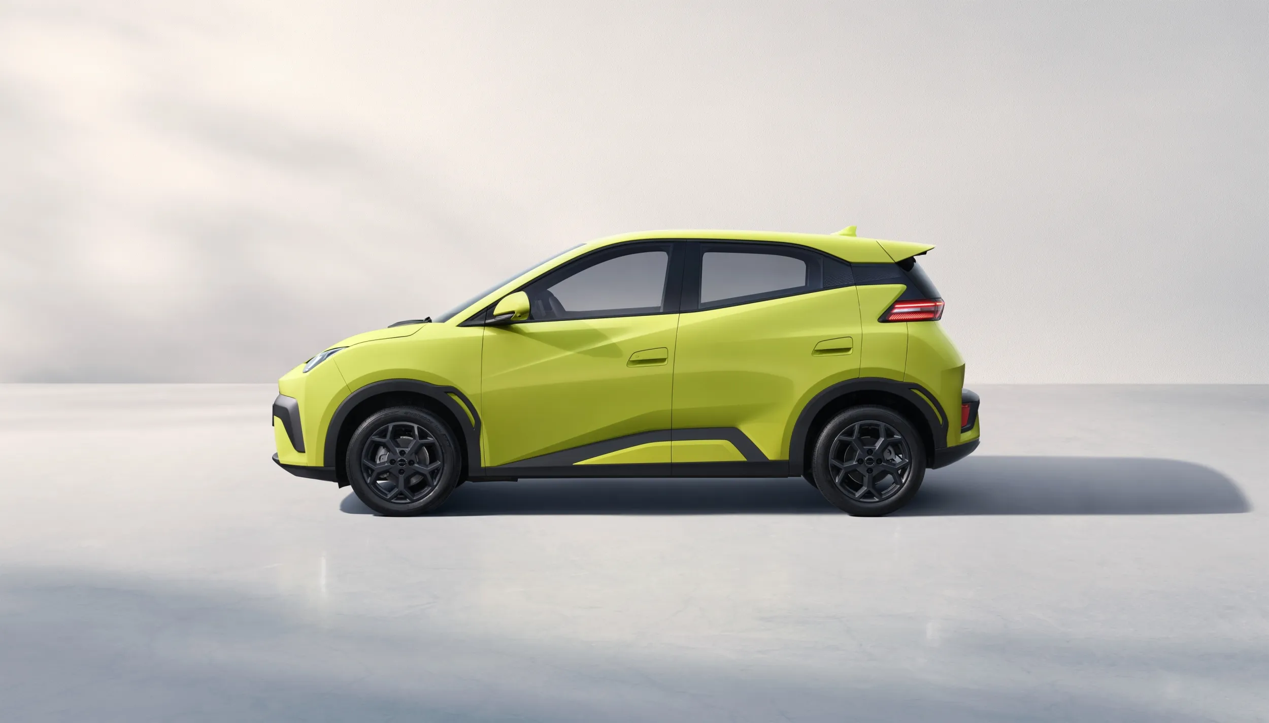 BYD Dolphin Surf