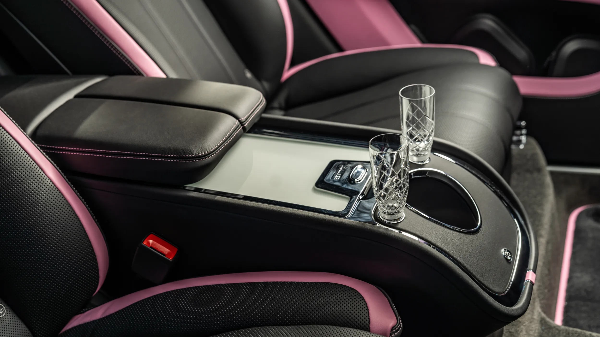 Bentayga EWB Mulliner in Candy Pink