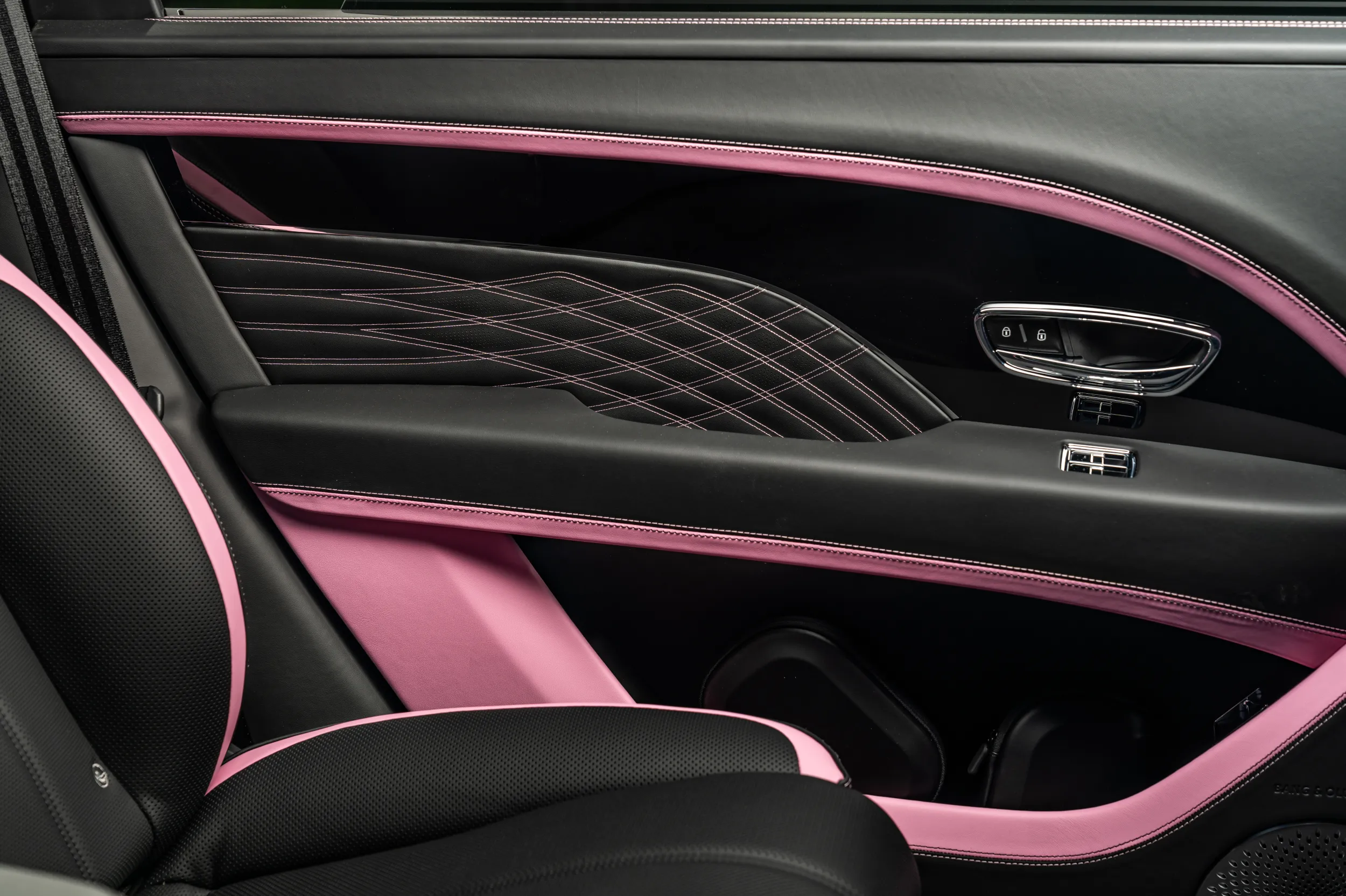 Bentayga EWB Mulliner in Candy Pink