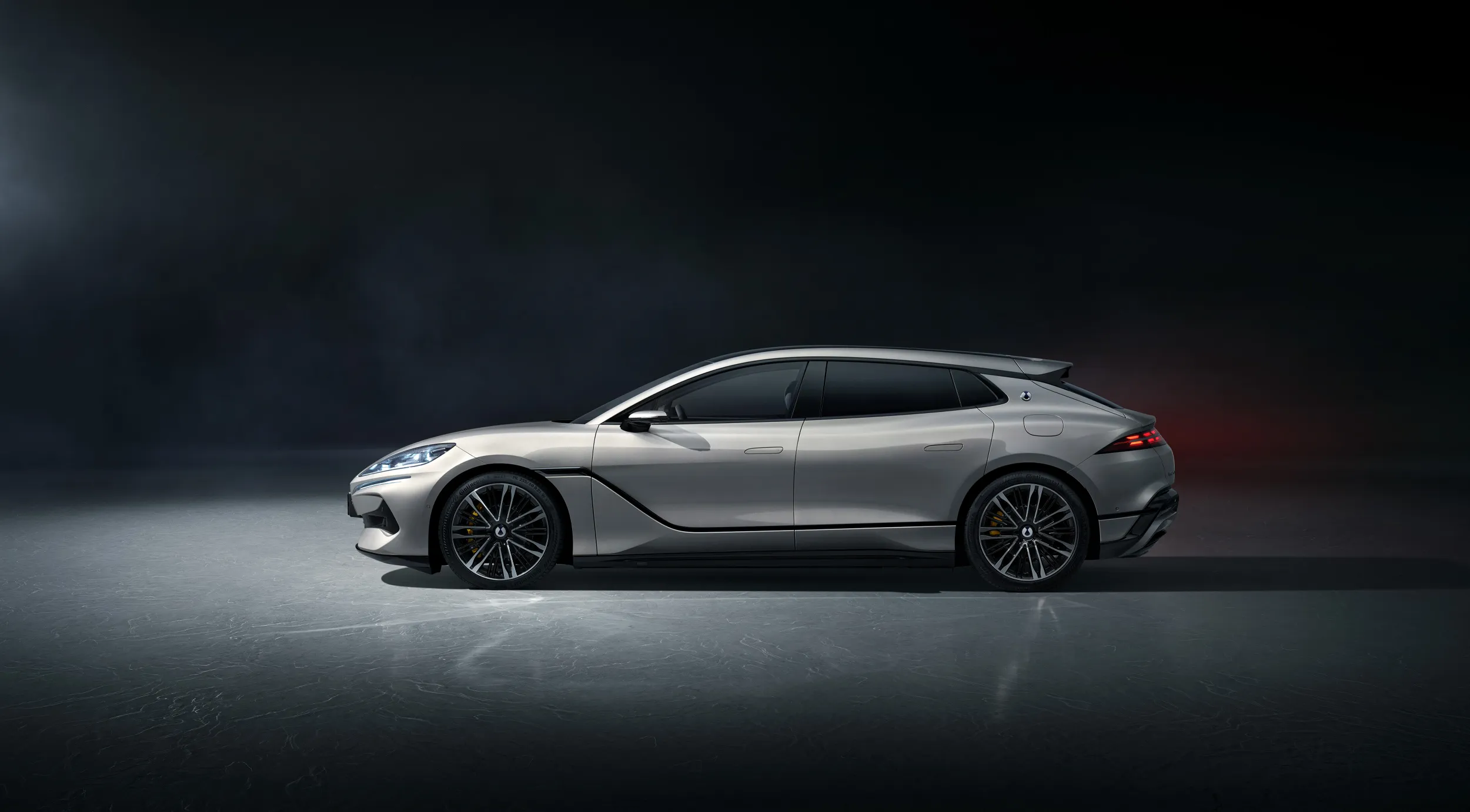 Denza Z9GT