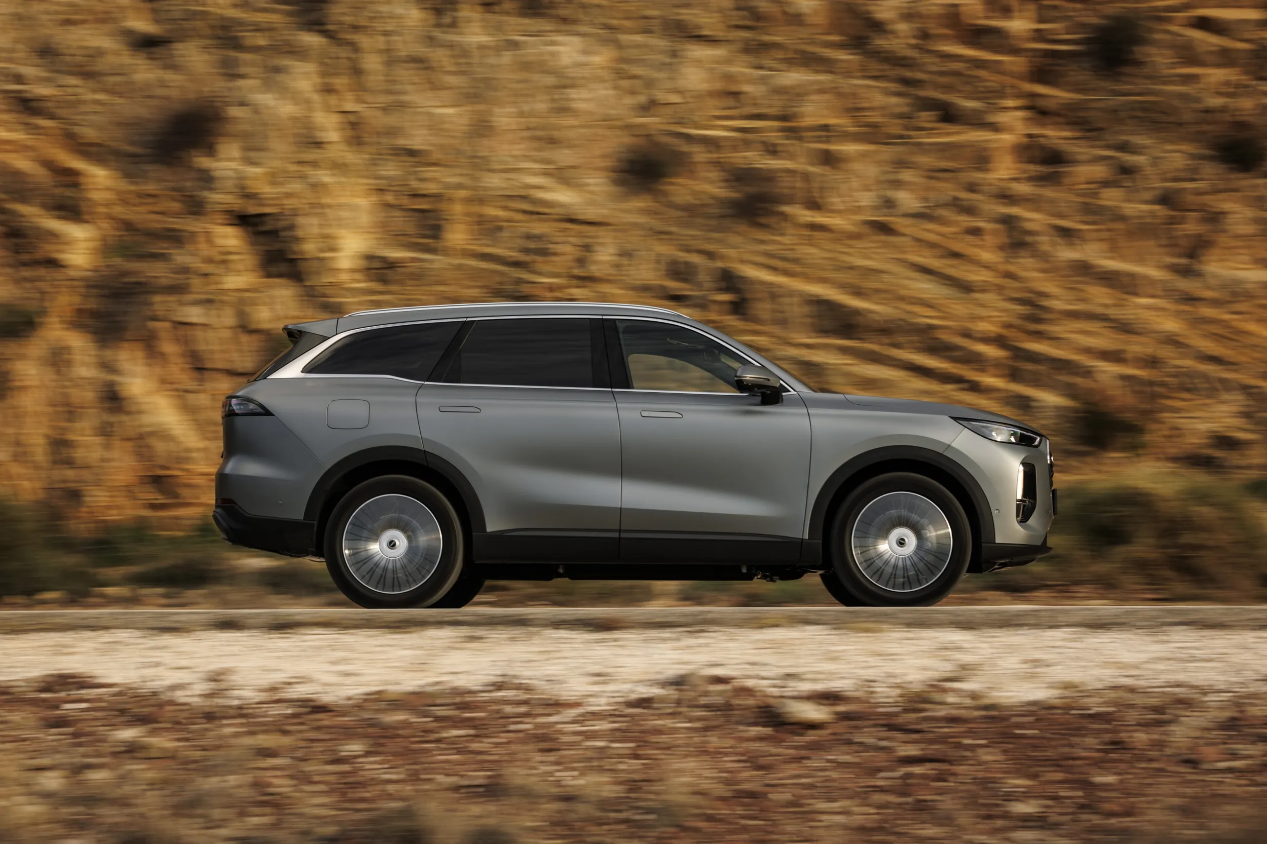 EBRO s900 PHEV 4x4