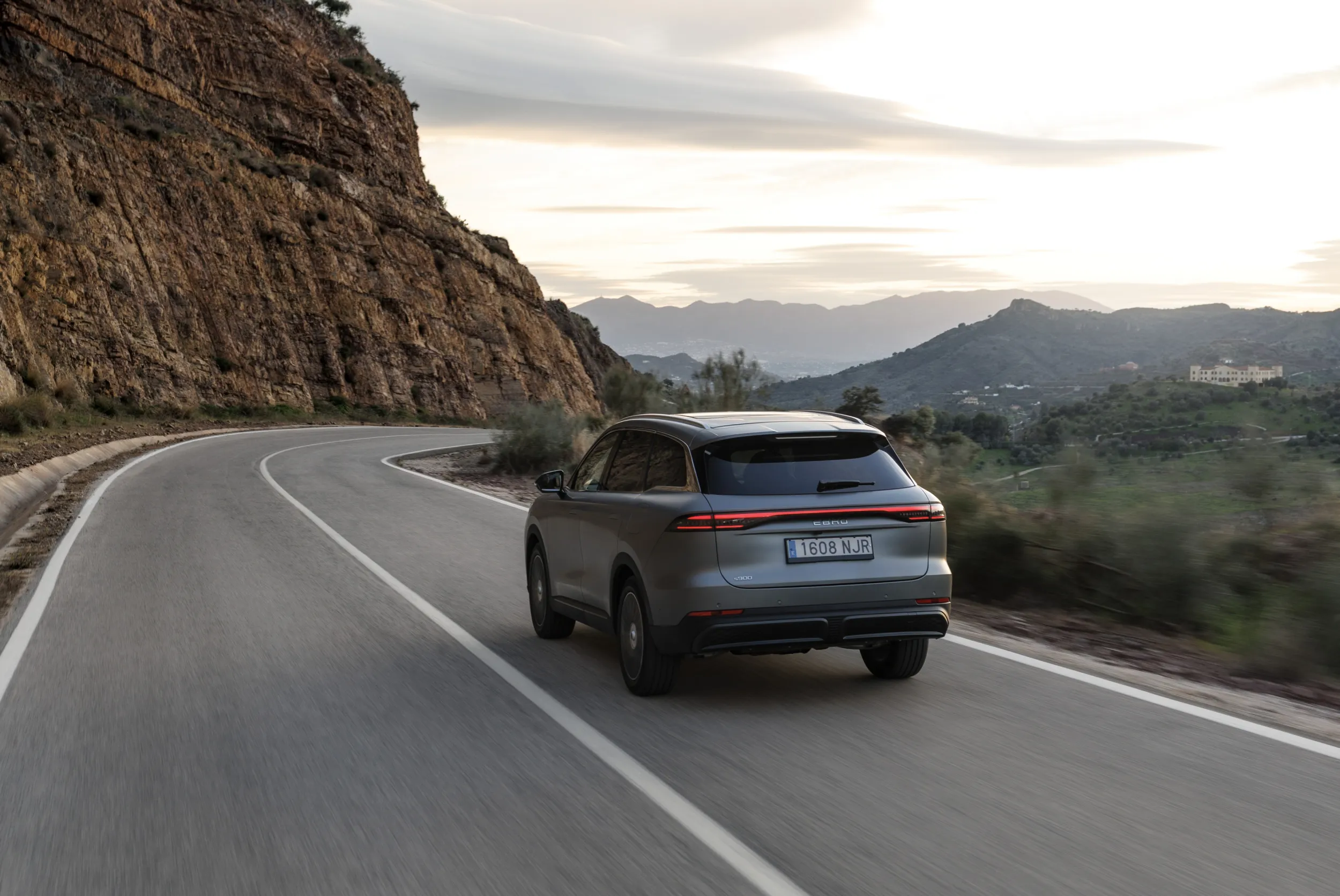 EBRO s900 PHEV 4x4