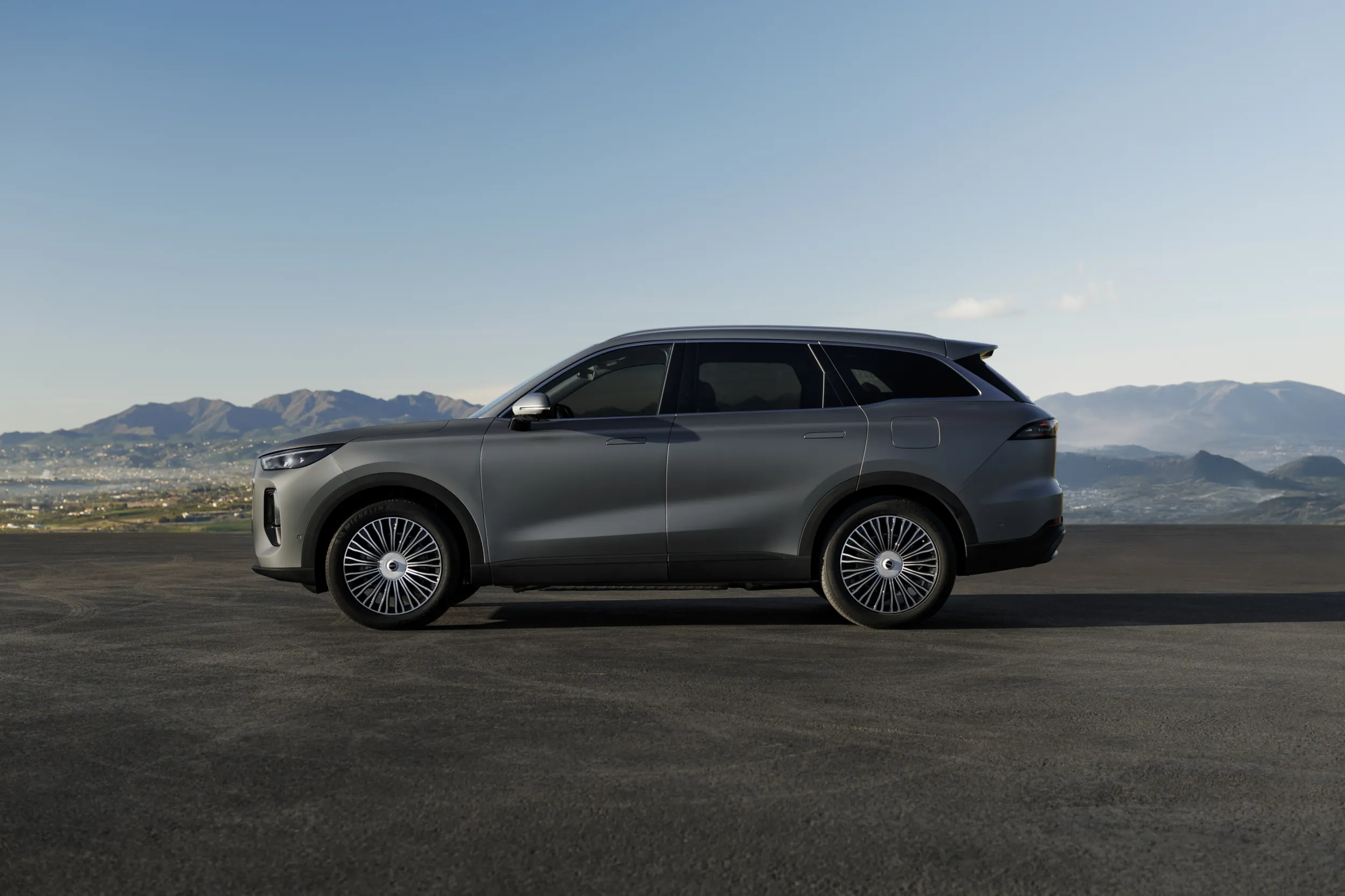 EBRO s900 PHEV 4x4