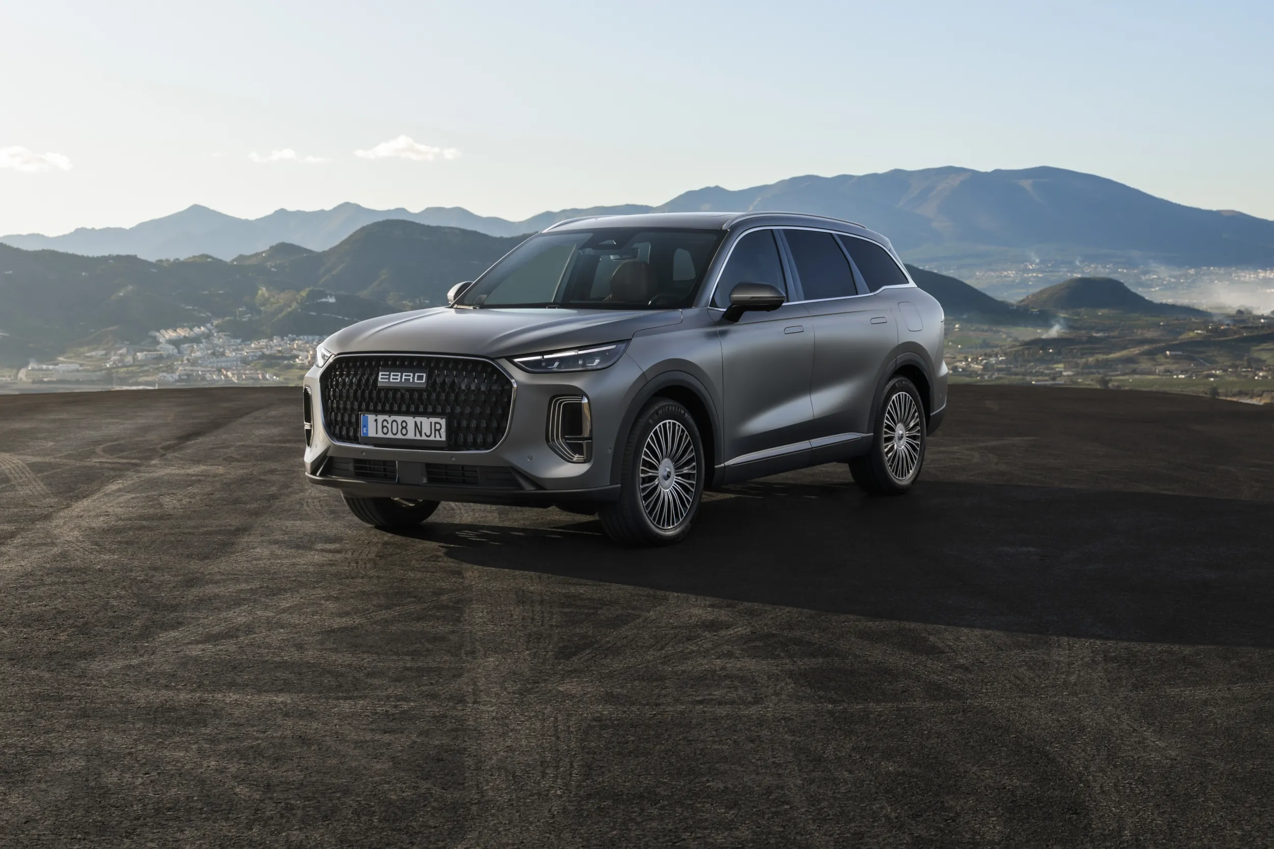 EBRO s900 PHEV 4x4