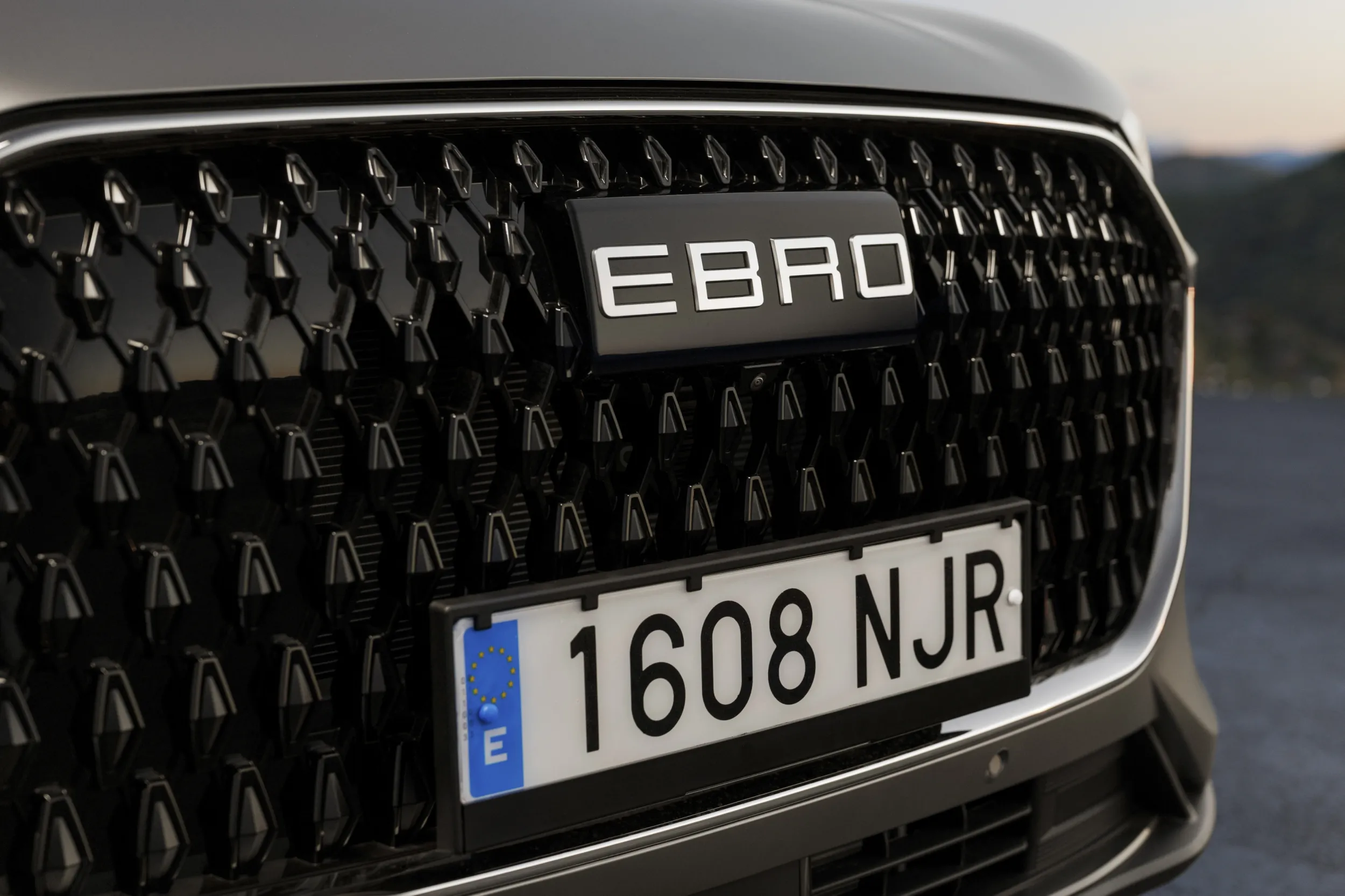 EBRO s900 PHEV 4x4