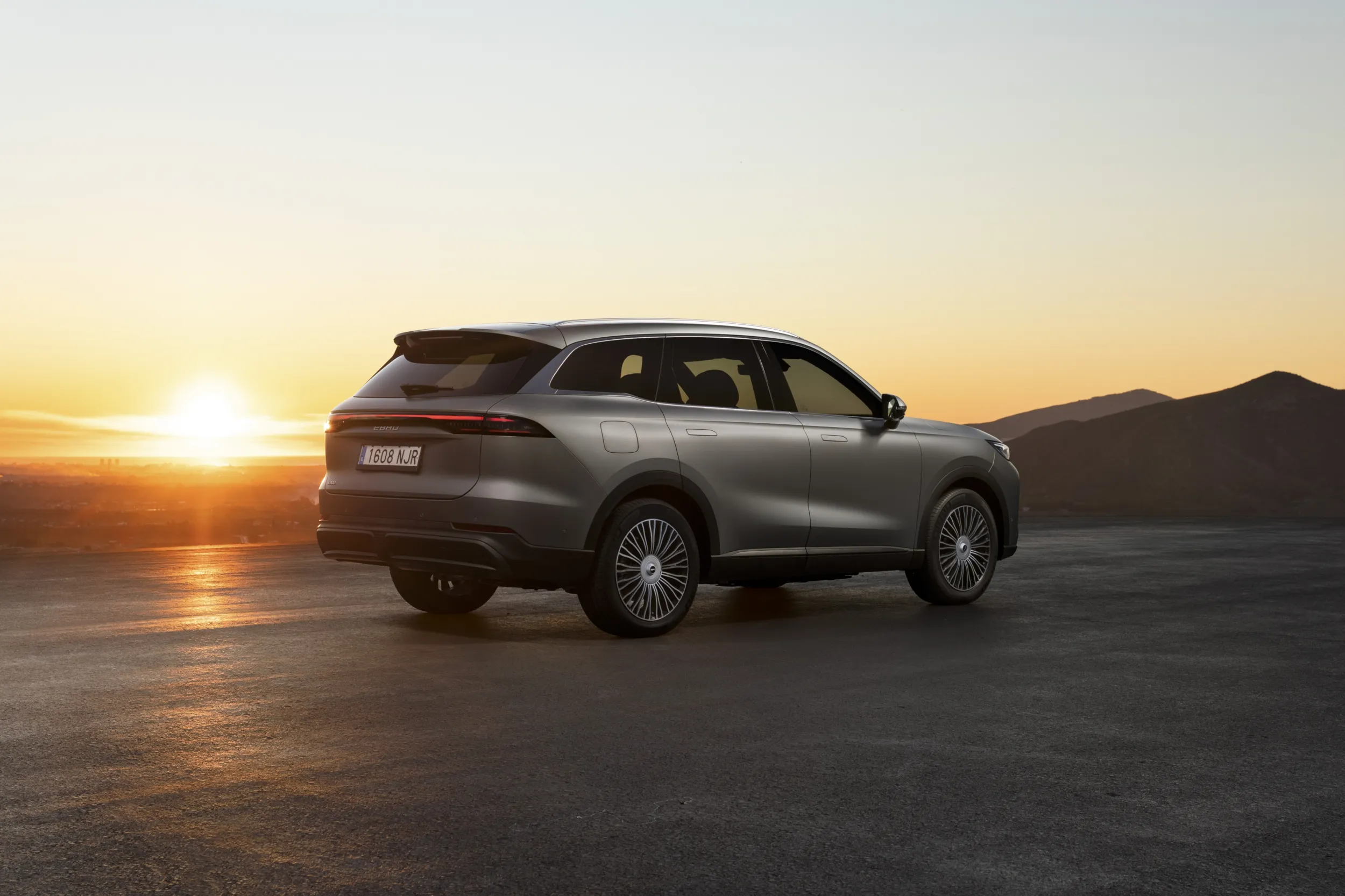 EBRO s900 PHEV 4x4