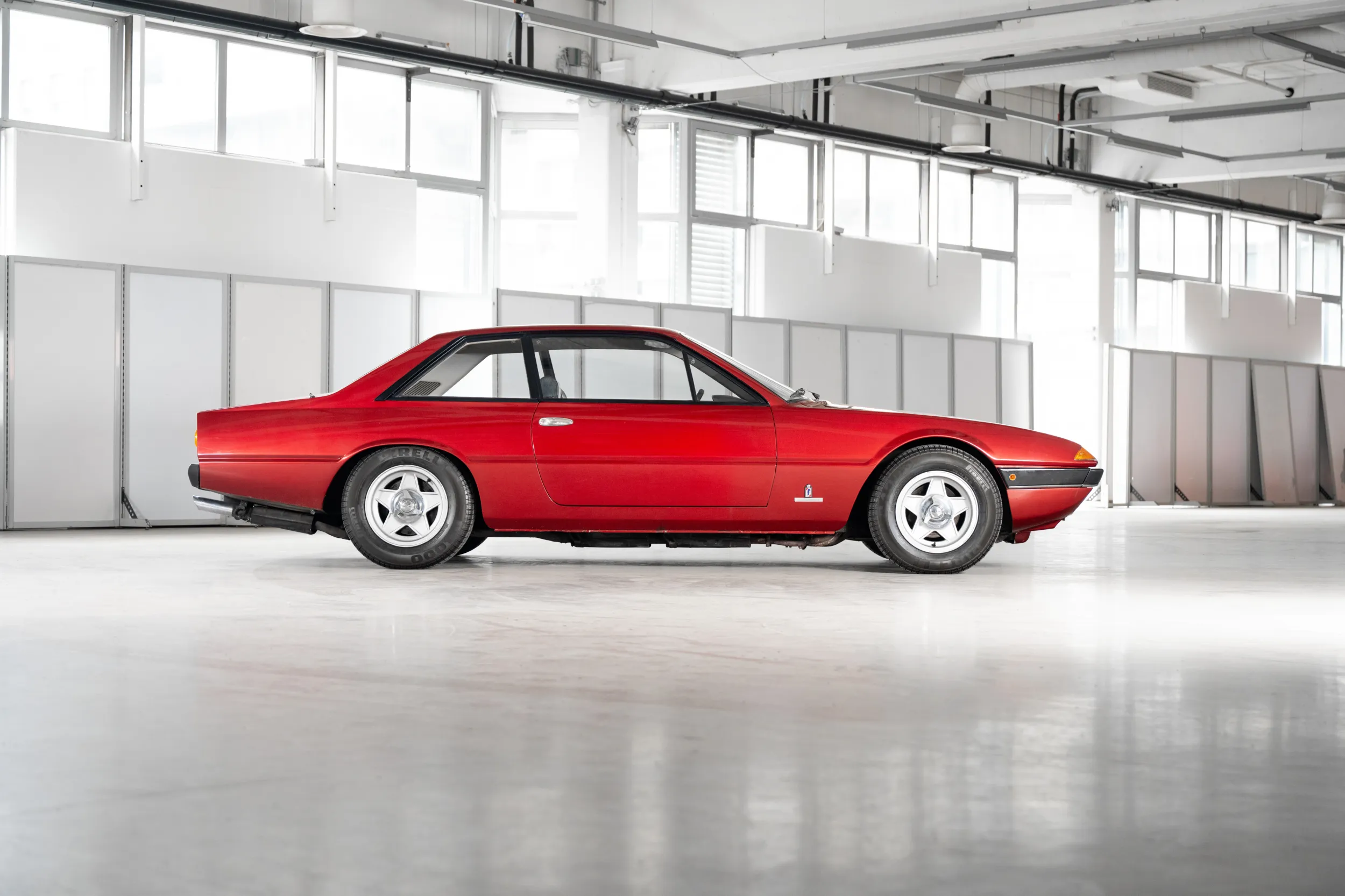 Ferrari 365 GT4 2+2