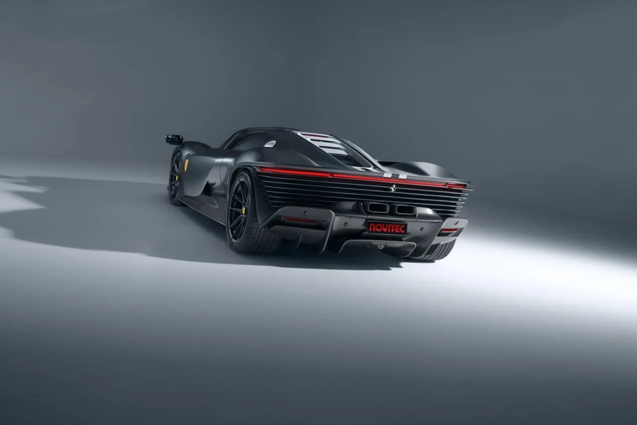 Ferrari 812 Competizione by Novitec