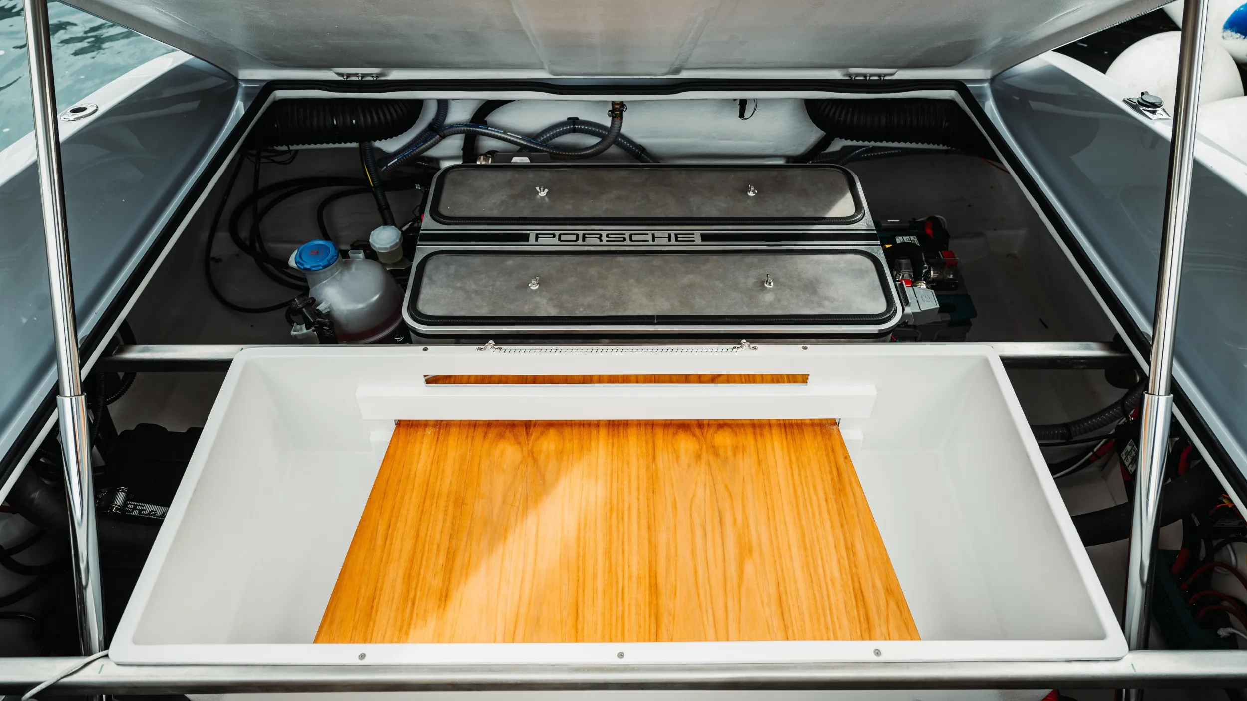 Frauscher x Porsche 850 Fantom Air