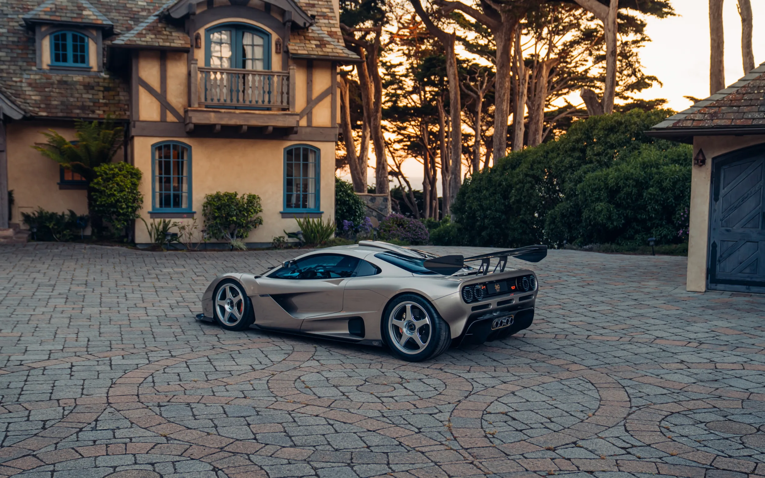 Gordon Murray Special Vehicles S1 LM