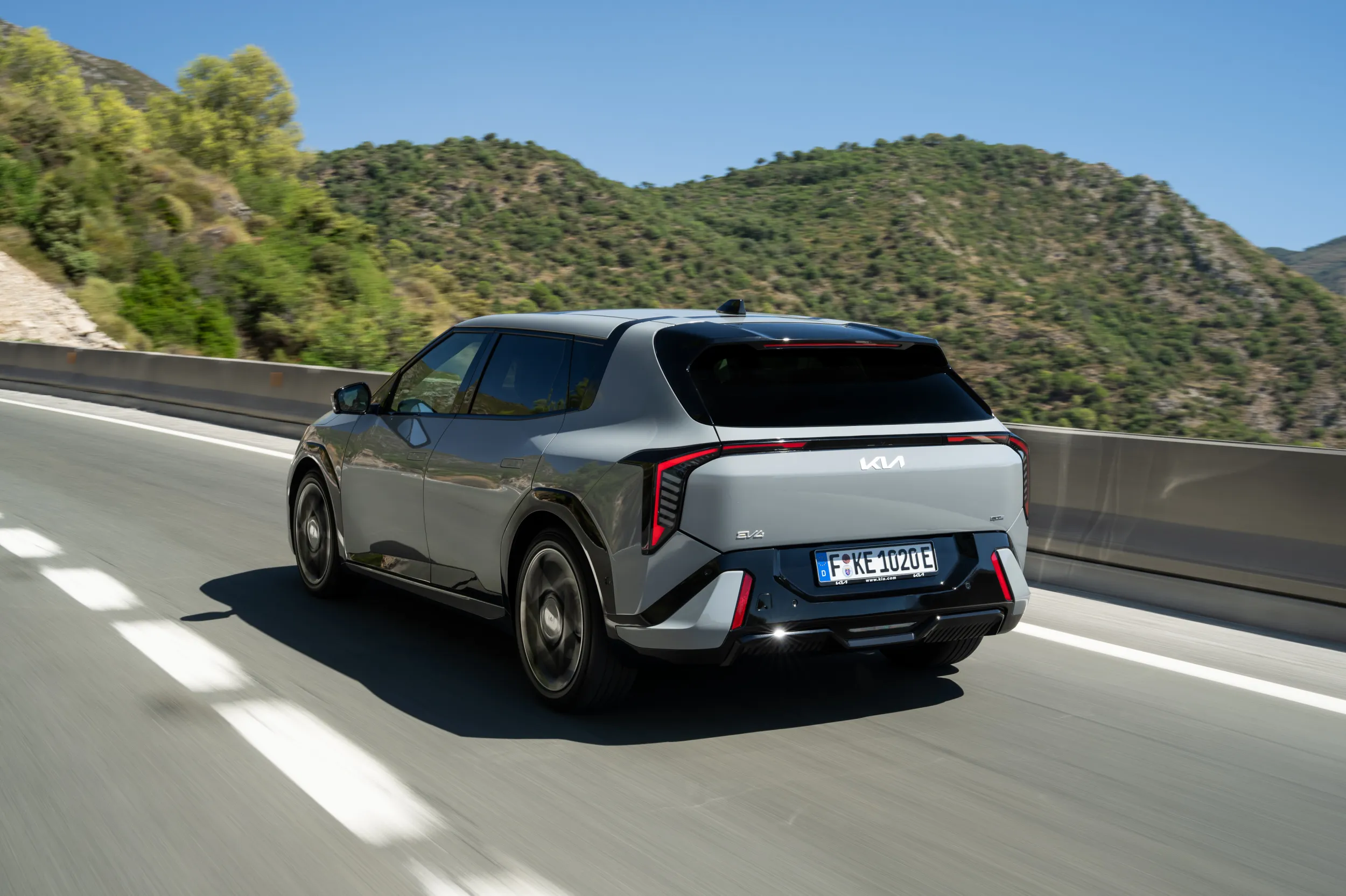 KIA EV4